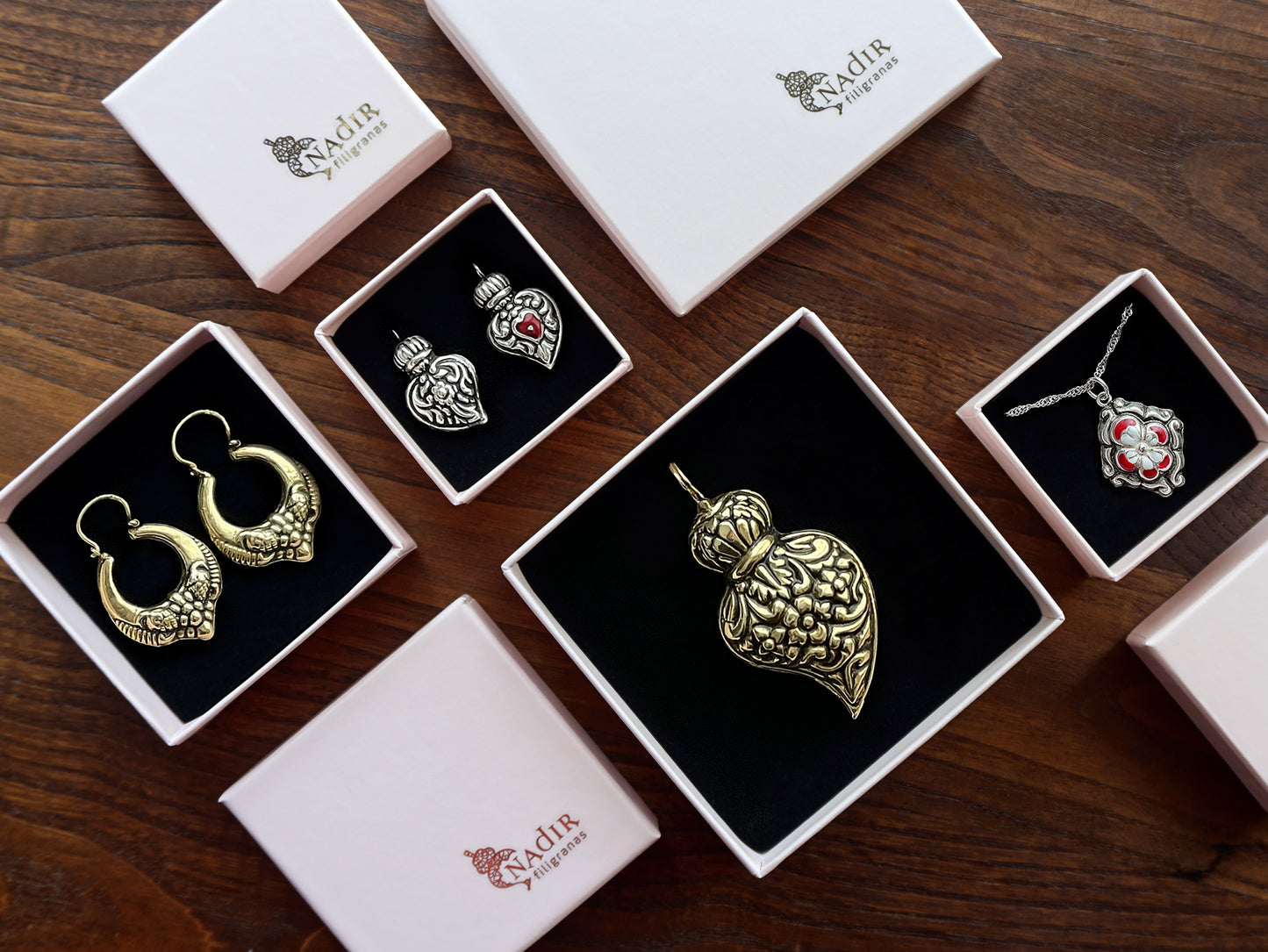 Jóias Barroco Colocadas em Caixas para Jóias