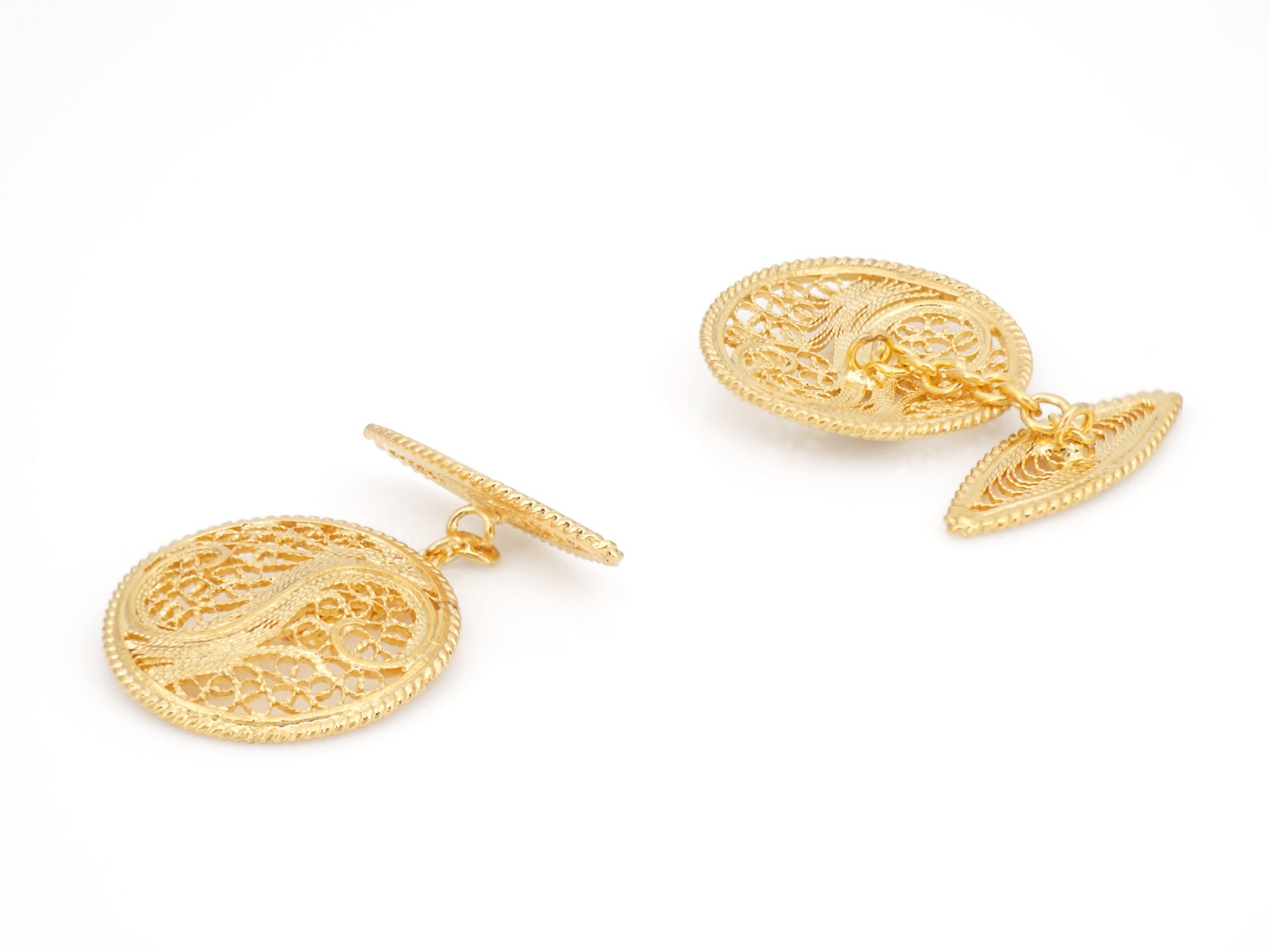 Botões de Punho Redondos com Onda, Filigrana Portuguesa, Prata de Lei 925 Dourada - Perspectiva, Vista de Frente e Vista de Trás