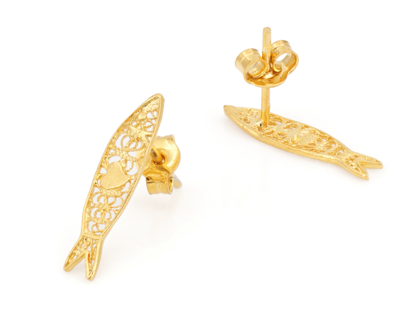 Brincos Mini Sardinha, Filigrana Portuguesa, Prata de Lei 925 Dourada - Perspectiva, Vista de Frente e Vista de Trás