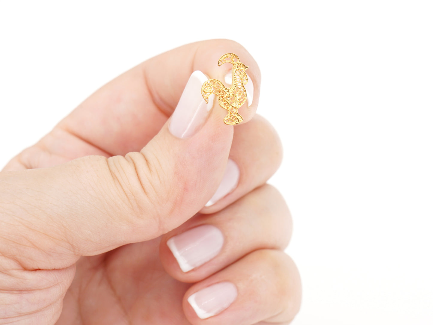 Brincos Mini Galo de Barcelos, Filigrana Portuguesa, Prata de Lei 925 Dourada - Pormenor na Mão