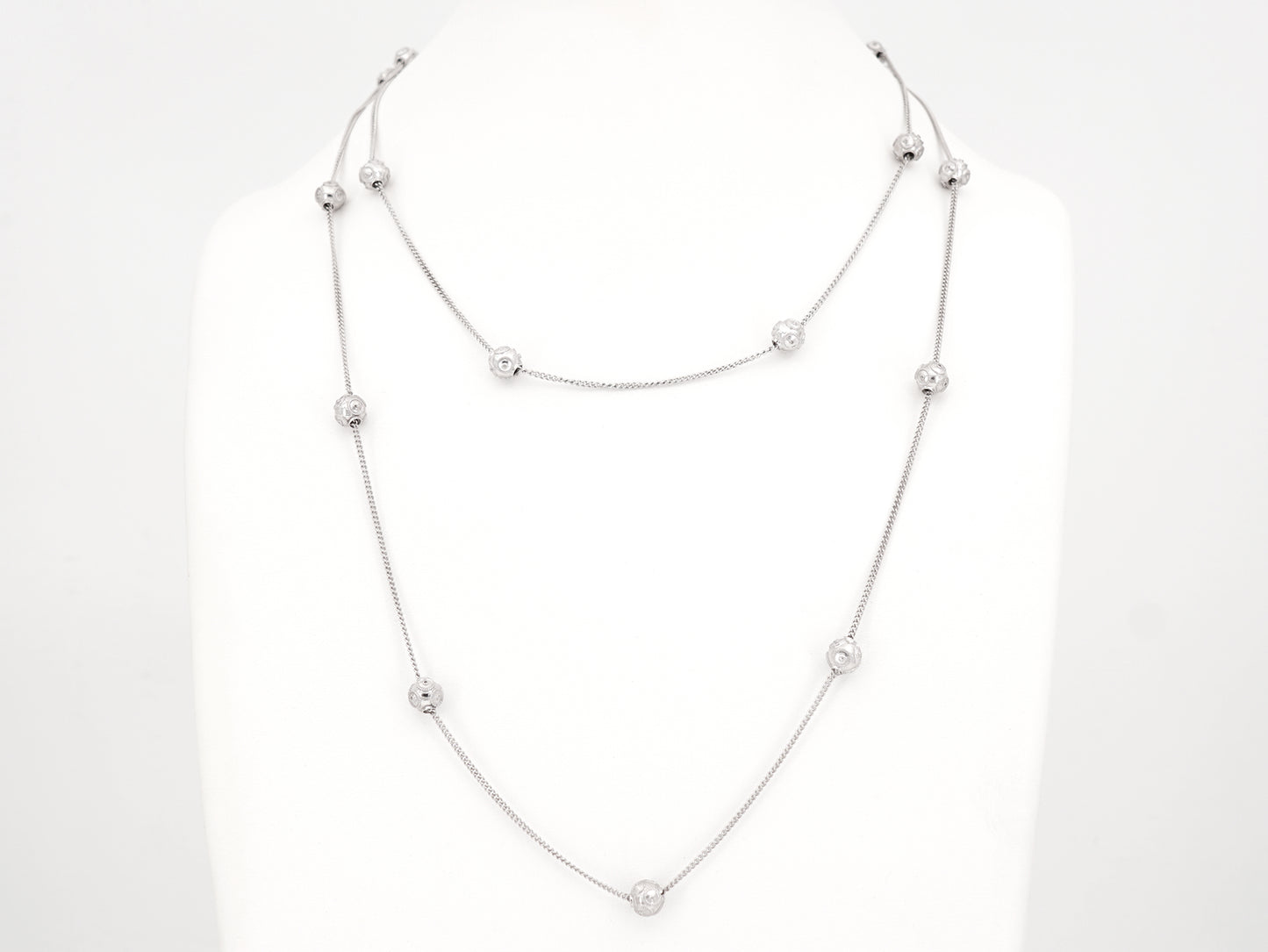 Dois Colares Contas de Viana Pequenas, Filigrana Portuguesa, Prata de Lei 925 - Colares em Exposição, Vista de Frente