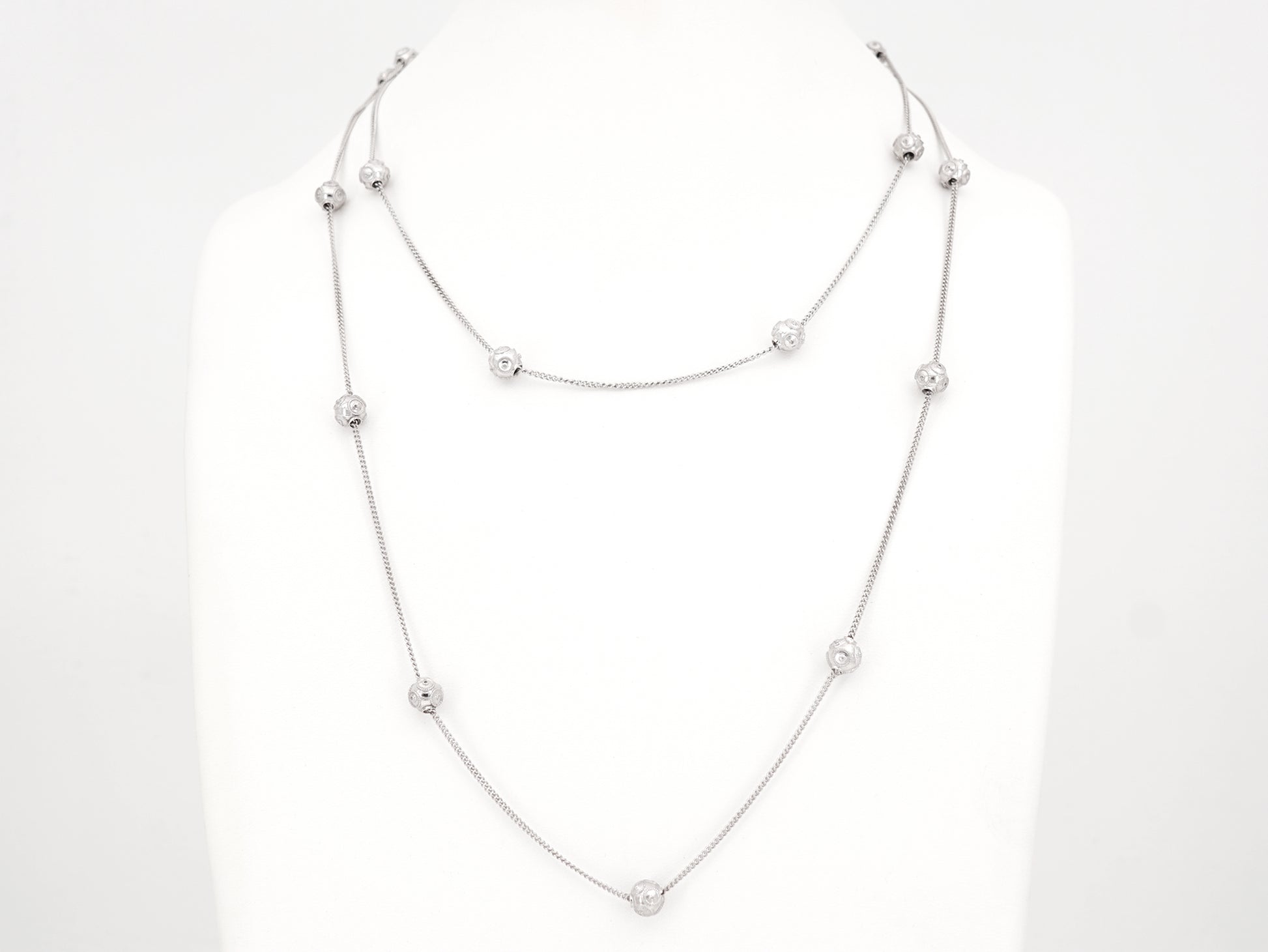 Dois Colares Contas de Viana Pequenas, Filigrana Portuguesa, Prata de Lei 925 - Colares em Exposição, Vista de Frente