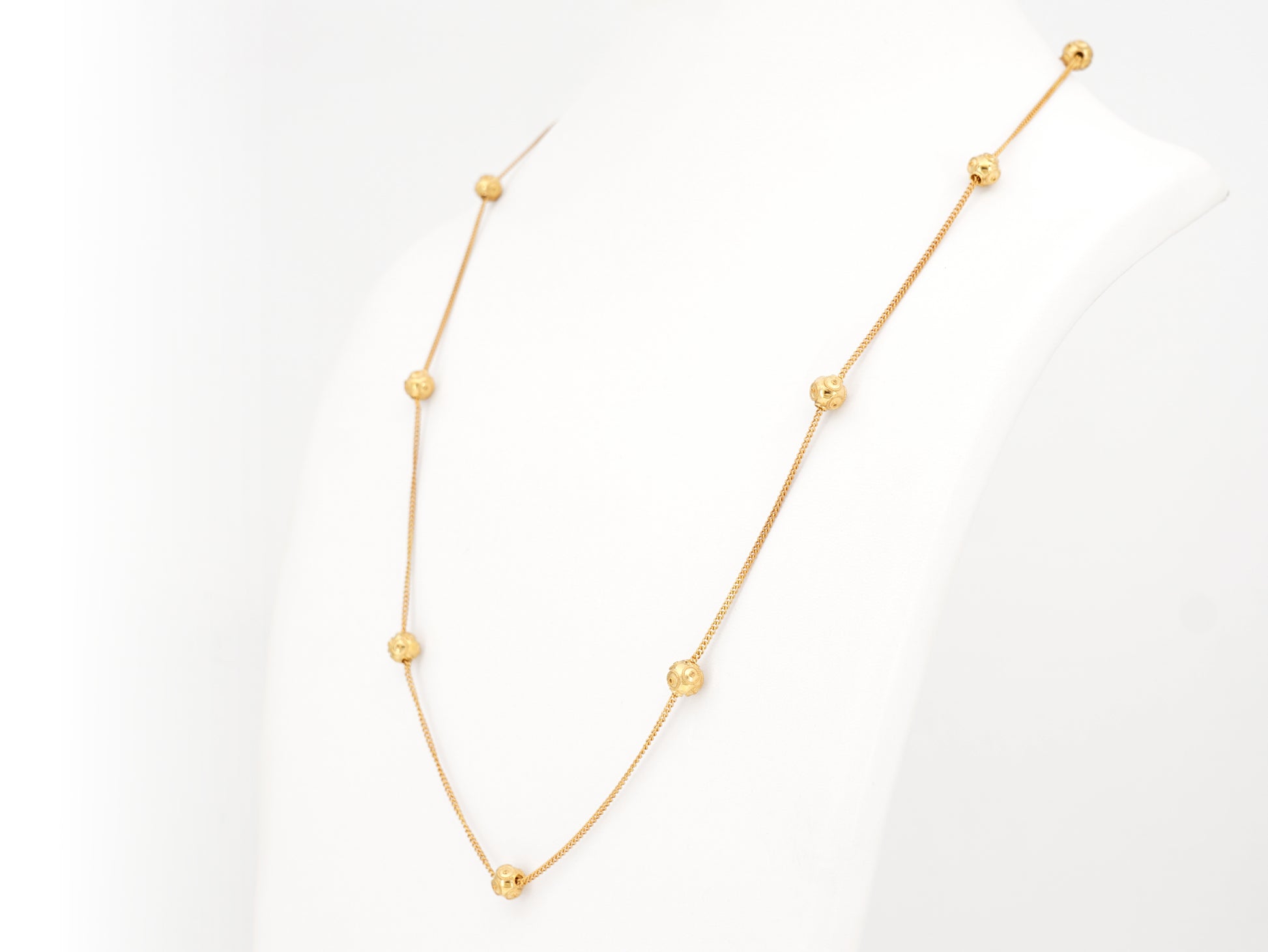 Colar Nove Contas de Viana Pequenas, Filigrana Portuguesa, Prata de Lei 925 Dourada - Colar em Exposição, Perspectiva