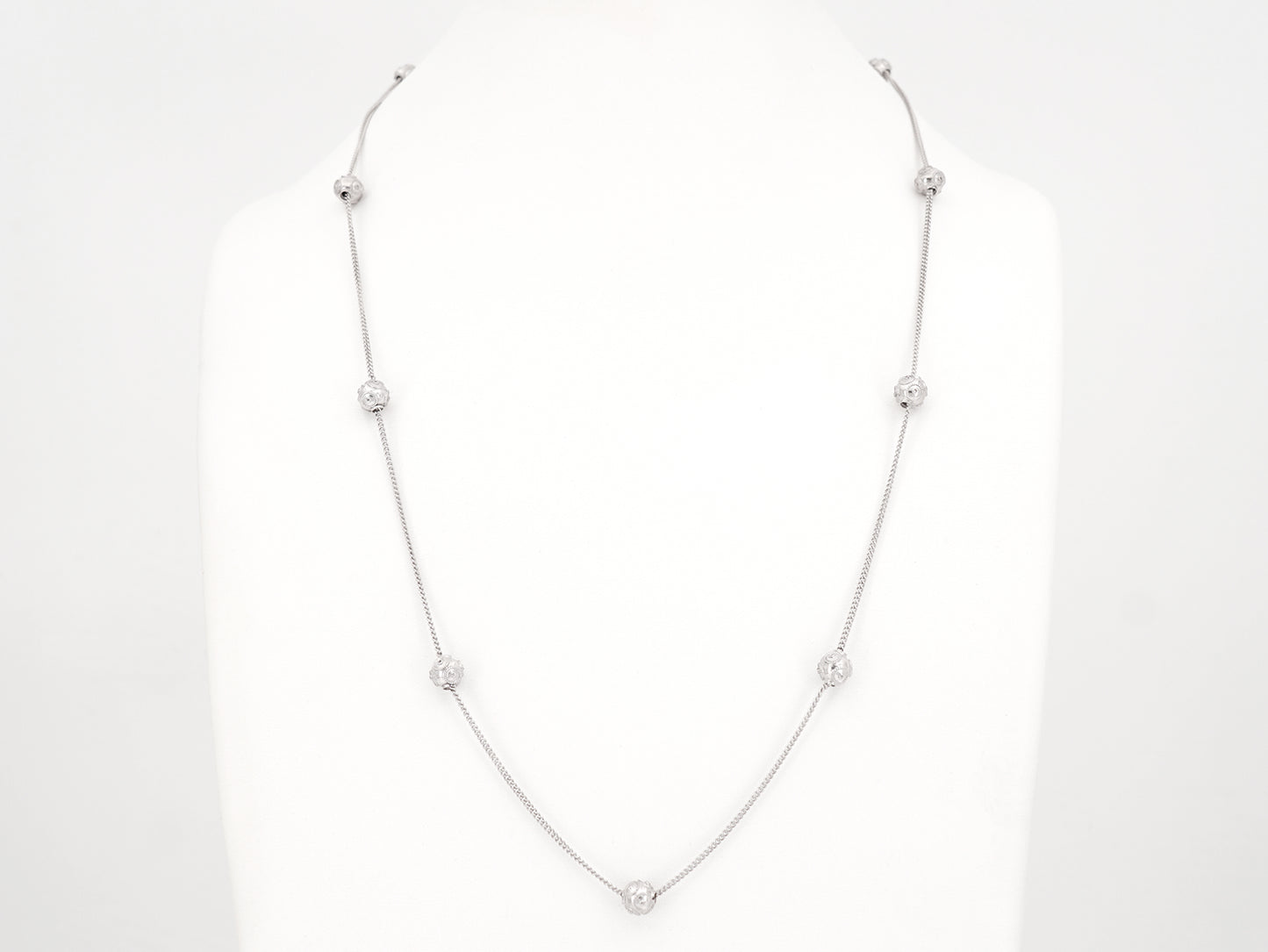 Colar Nove Contas de Viana Pequenas, Filigrana Portuguesa, Prata de Lei 925 - Colar em Exposição, Vista de Frente