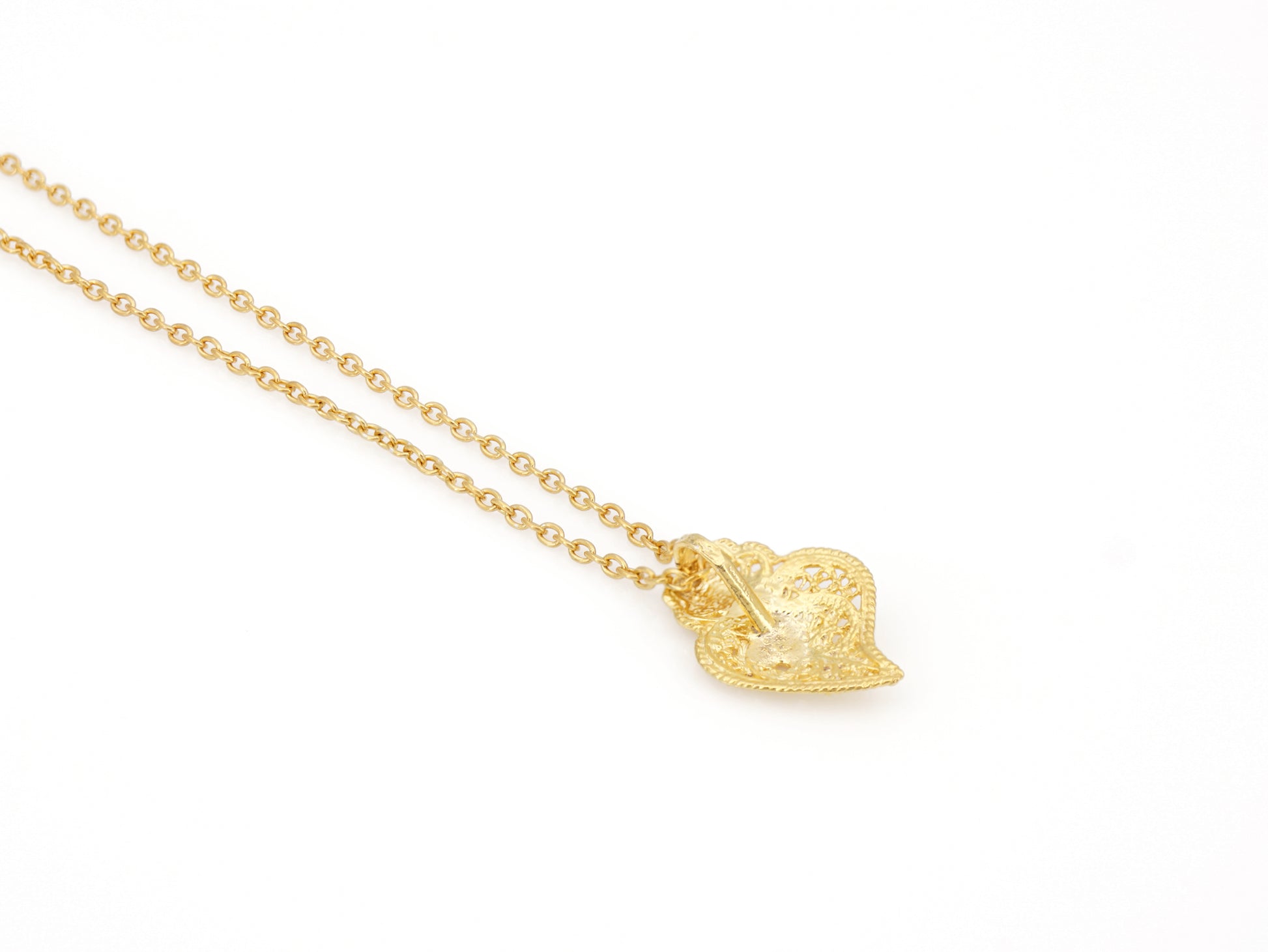 Colar Mini Coração de Viana, Filigrana Portuguesa, Prata de Lei 925 Dourada - Vista de Trás
