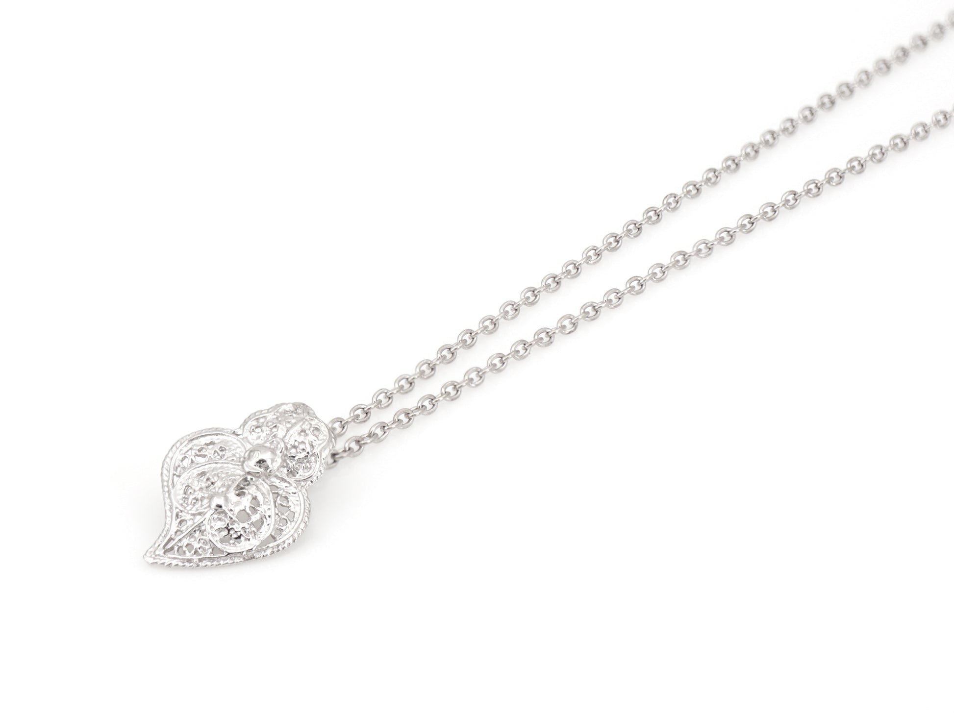 Colar Mini Coração de Viana, Filigrana Portuguesa, Prata de Lei 925 - Perspectiva