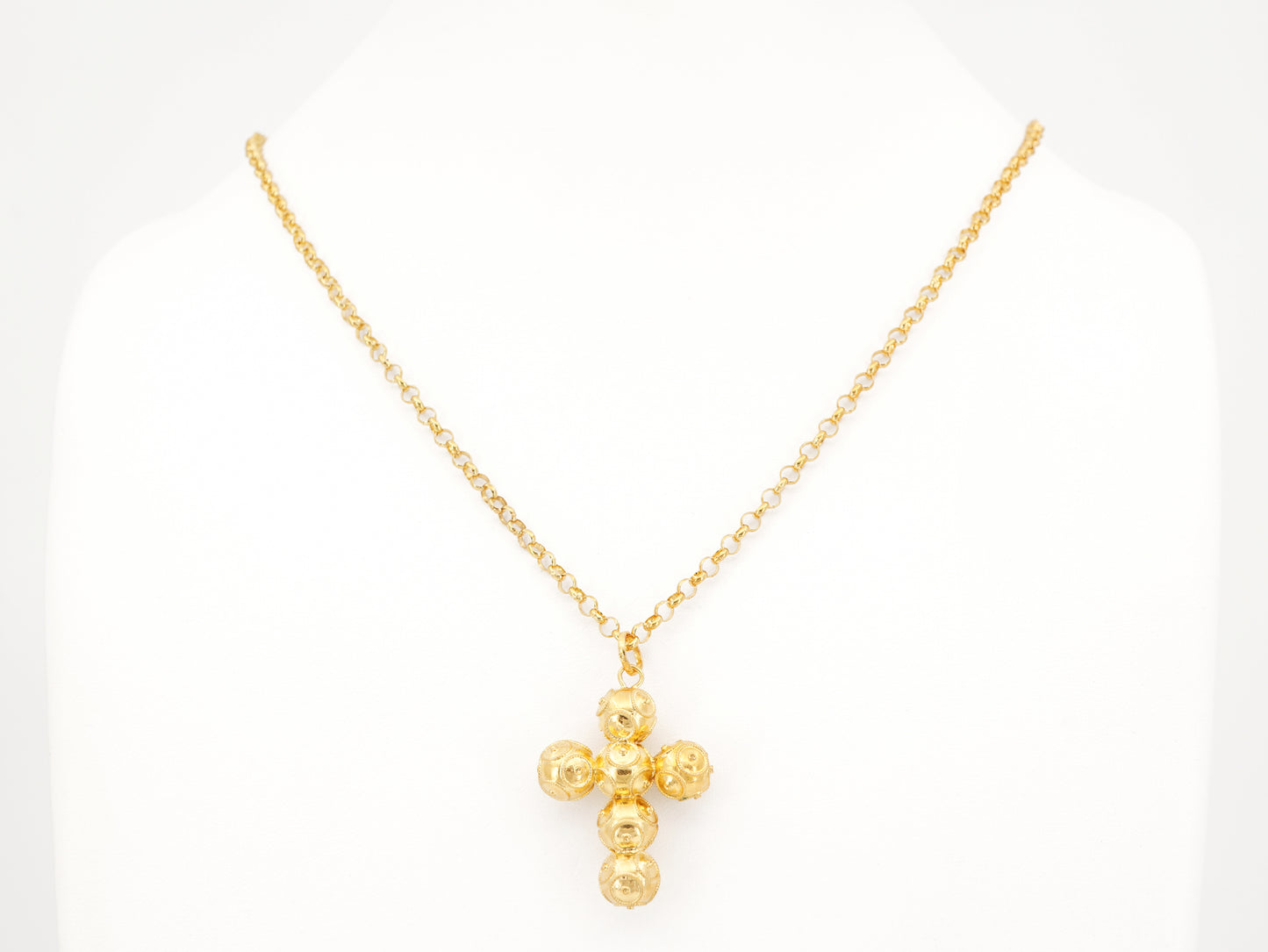 Colar com Cruz Média de Contas de Viana, Filigrana Portuguesa, Prata de Lei 925 Dourada - Colar em Exposição, Vista de Frente