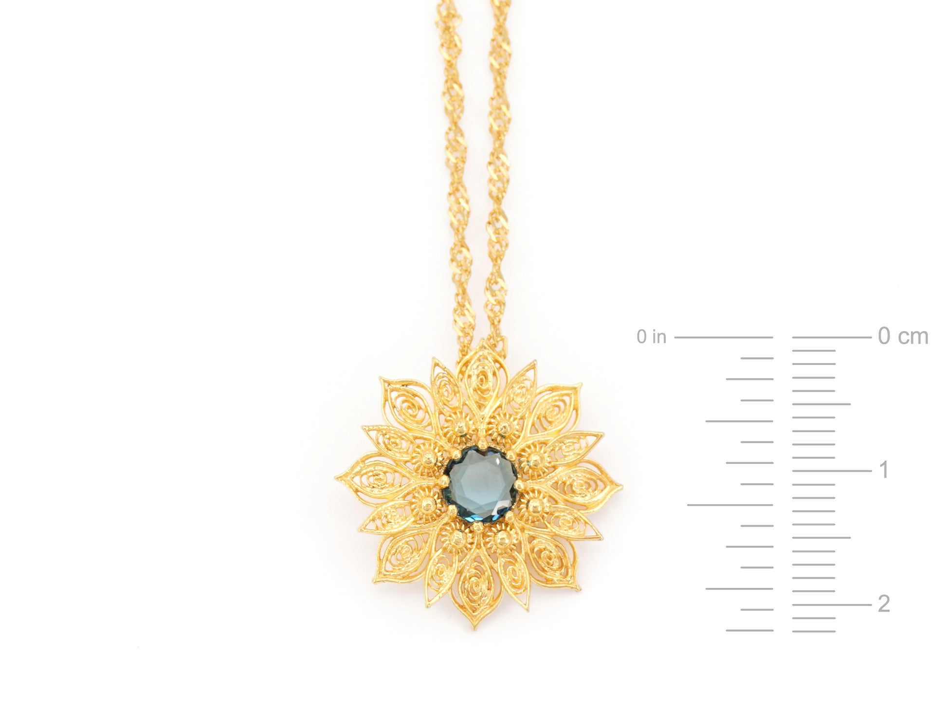 Colar Flor Rica com Pedra, Filigrana Portuguesa, Prata de Lei 925 Dourada - Medida da Flor