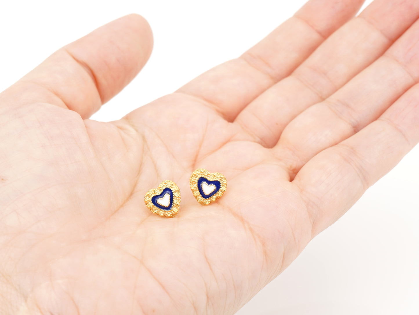 Brincos Coração Caramujo, Filigrana Portuguesa, Prata de Lei 925 Dourada - Pormenor na Mão