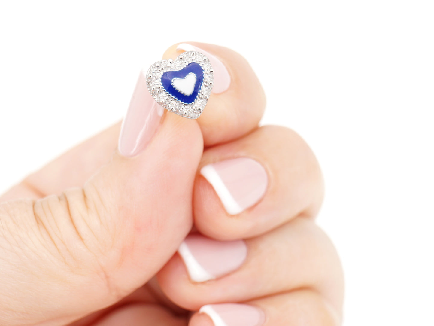 Brincos Coração Caramujo, Filigrana Portuguesa, Prata de Lei 925 - Pormenor na Mão