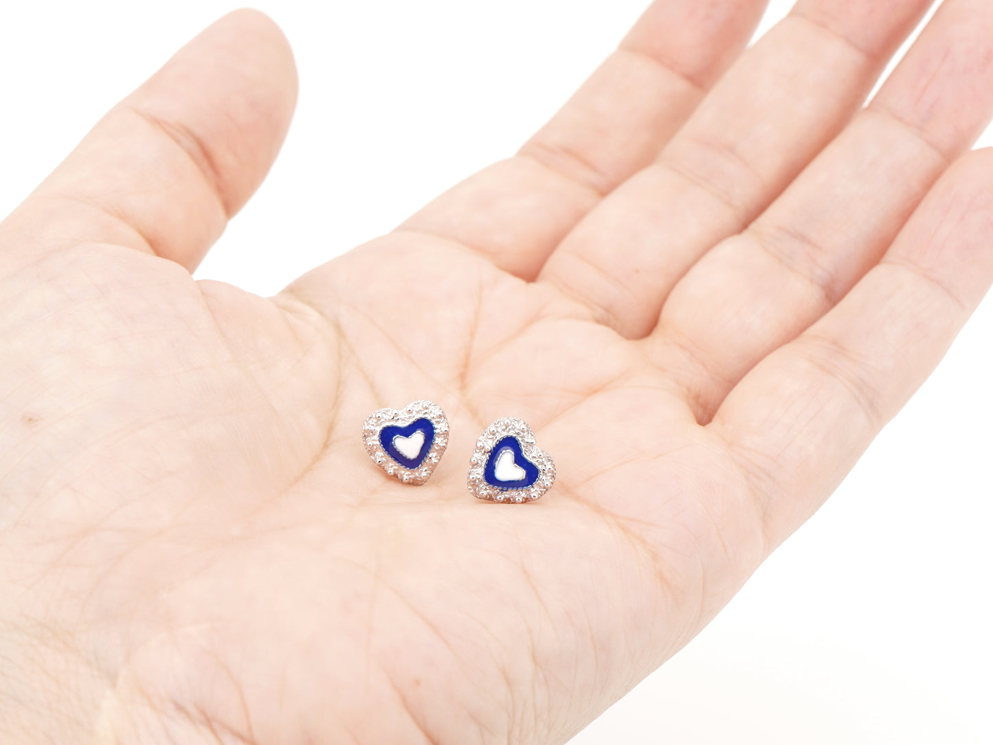 Brincos Coração Caramujo, Filigrana Portuguesa, Prata de Lei 925 - Pormenor na Mão