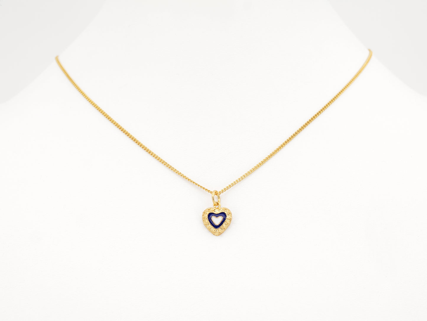 Colar Coração Caramujo, Filigrana Portuguesa, Prata de Lei 925 Dourada - Colar em Exposição, Vista de Frente