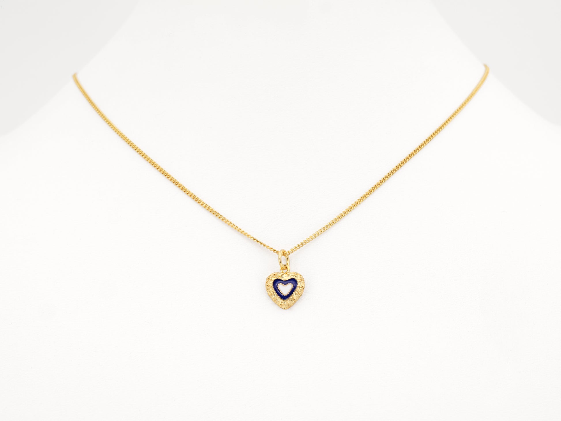 Colar Coração Caramujo, Filigrana Portuguesa, Prata de Lei 925 Dourada - Colar em Exposição, Vista de Frente