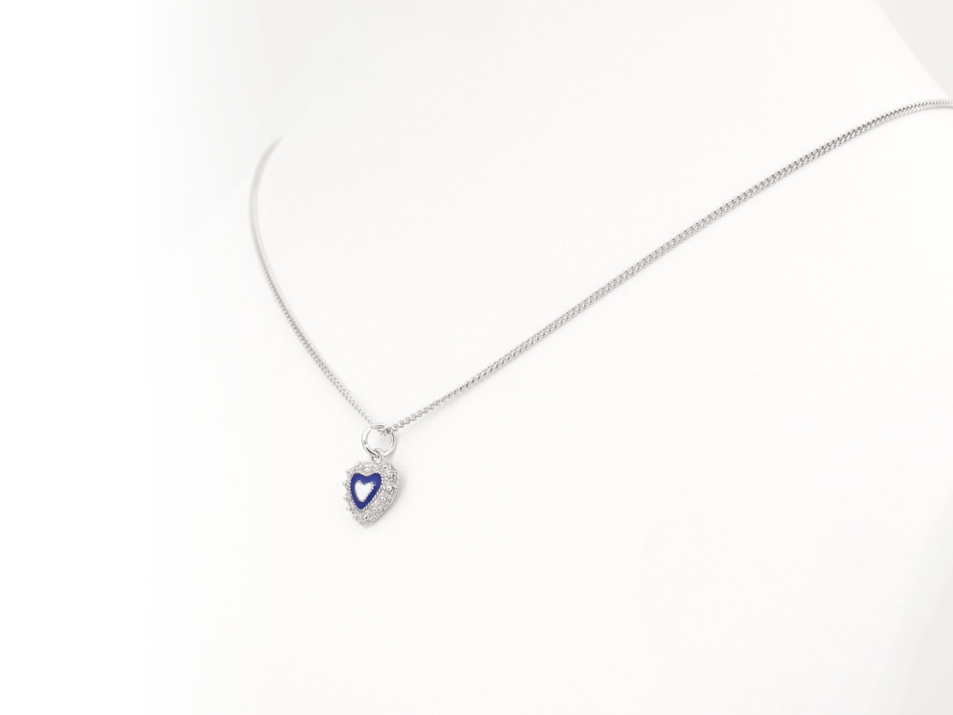 Colar Coração Caramujo, Filigrana Portuguesa, Prata de Lei 925 - Colar em Exposição, Perspectiva