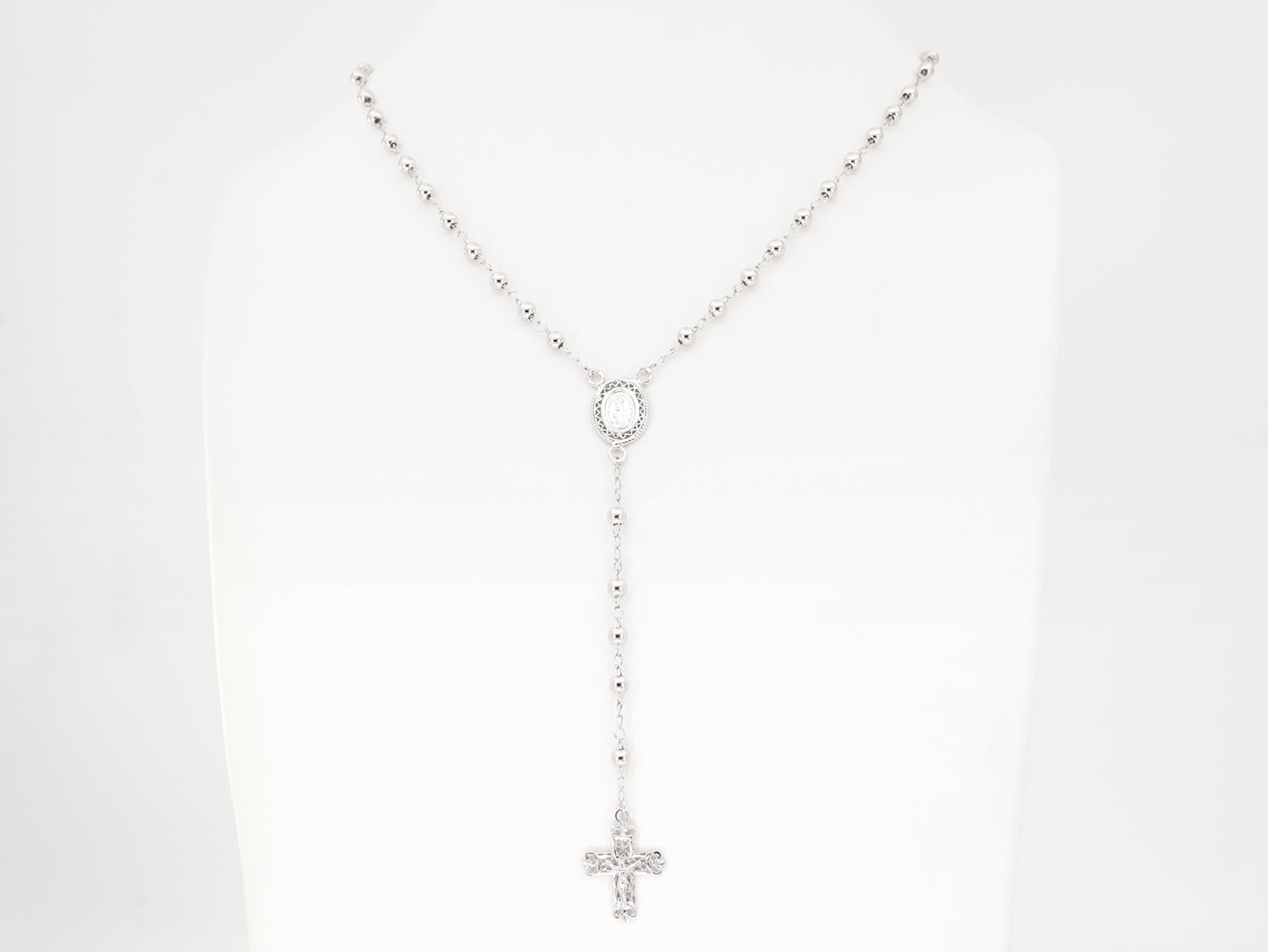 Colar Terço Filigrana Contas Lisas, Filigrana Portuguesa, Prata de Lei 925 - Colar em Exposição Vista de Frente