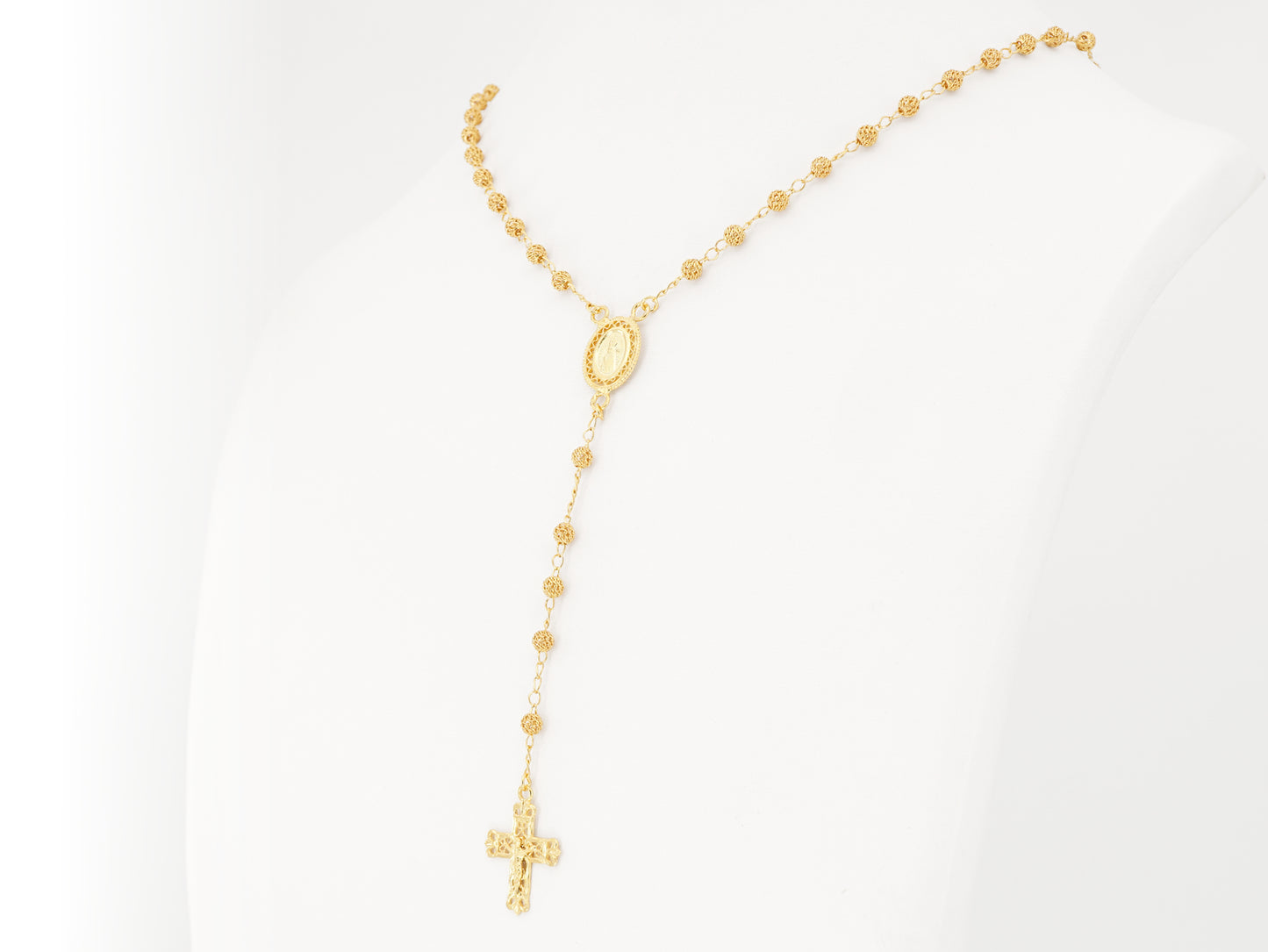 Colar Terço Filigrana Contas Rendilhadas, Filigrana Portuguesa, Prata de Lei 925 Dourada - Colar em Exposição, Perspectiva