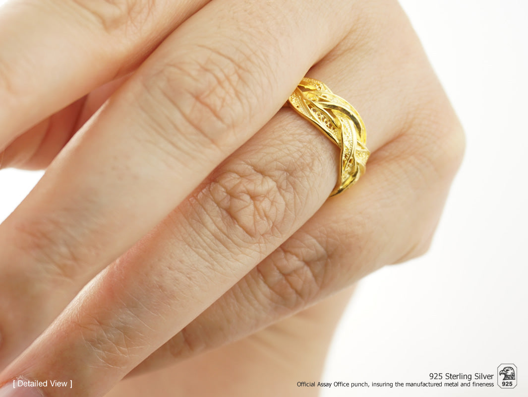 Anel Entrançado ajustável, Filigrana Portuguesa, Prata Dourada 925 - Pormenor Anel na Mão
