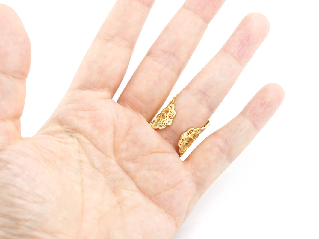 Anel Clássico ajustável, Filigrana Portuguesa, Prata de Lei 925 Dourada - Vista de trás na mão