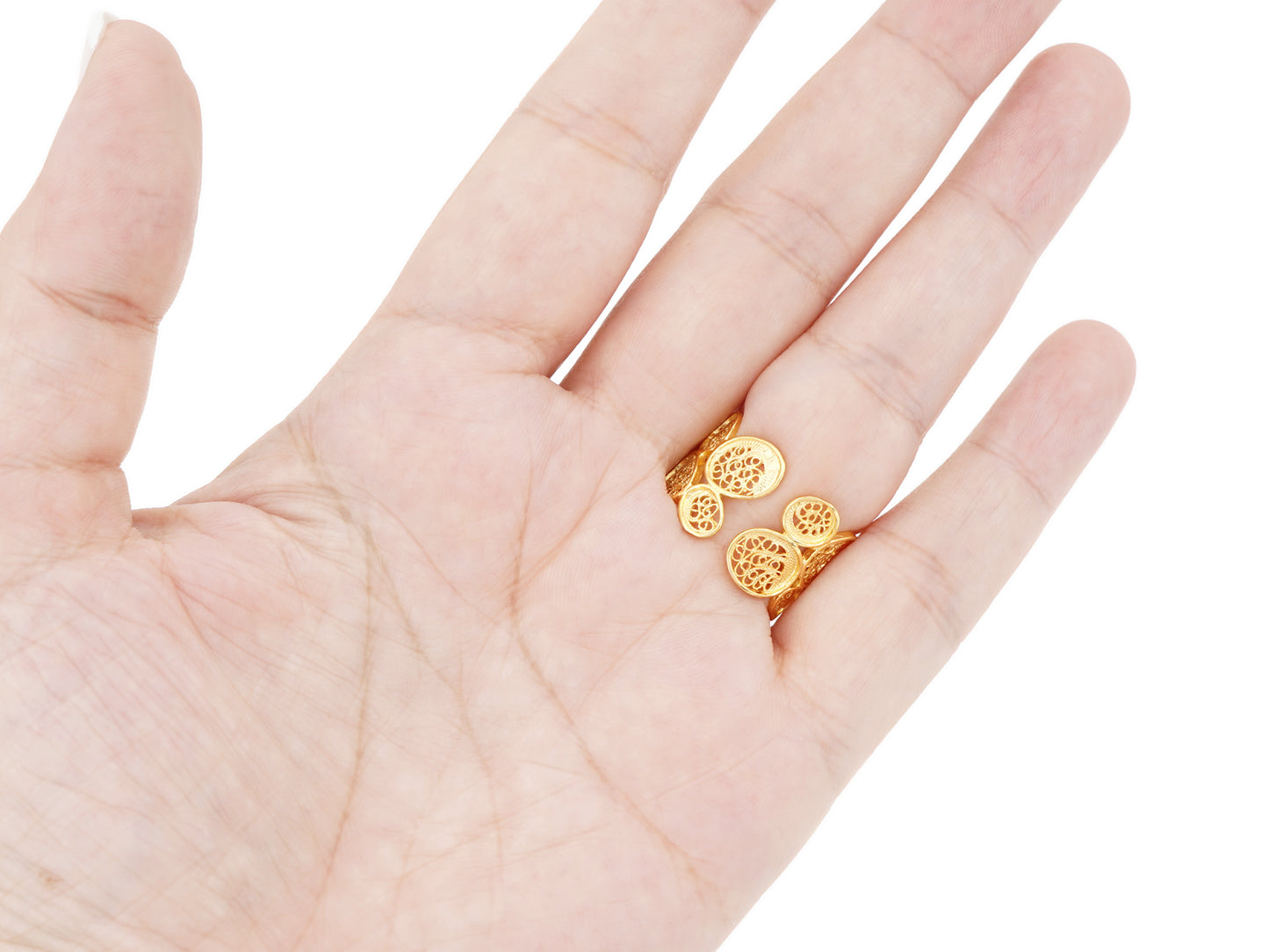 Anel Ajustável com Ovais, Filigrana Portuguesa, Prata de Lei 925 Dourada - Anel no dedo, vista de trás