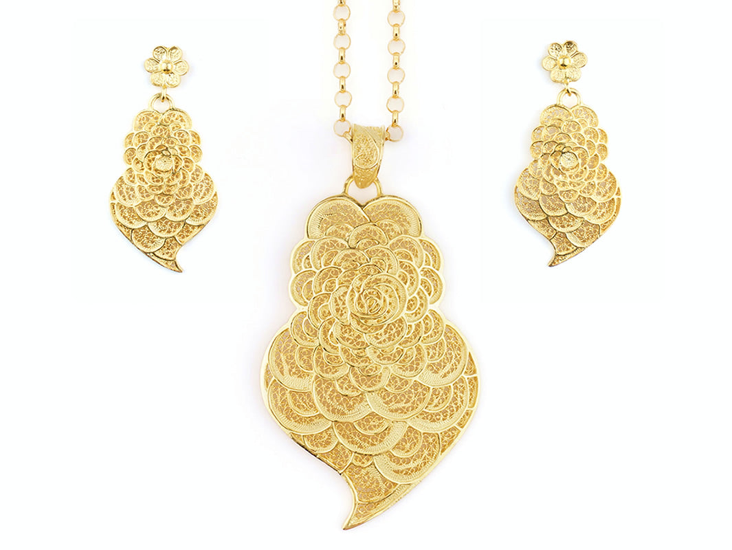 Conjunto Brincos e Colar Coração Pétalas, Filigrana Portuguesa, Prata de Lei 925 Dourada