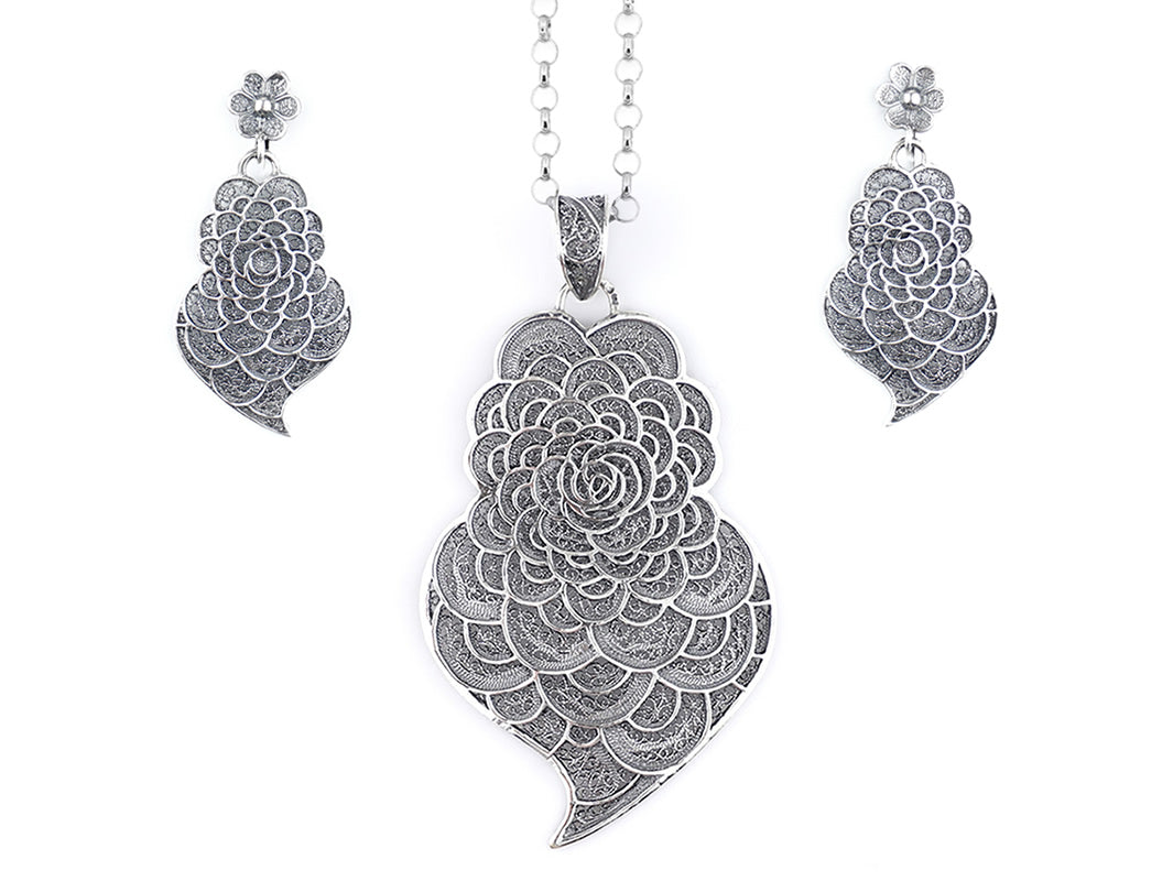 Conjunto Brincos e Colar Coração Pétalas, Filigrana Portuguesa, Prata de Lei