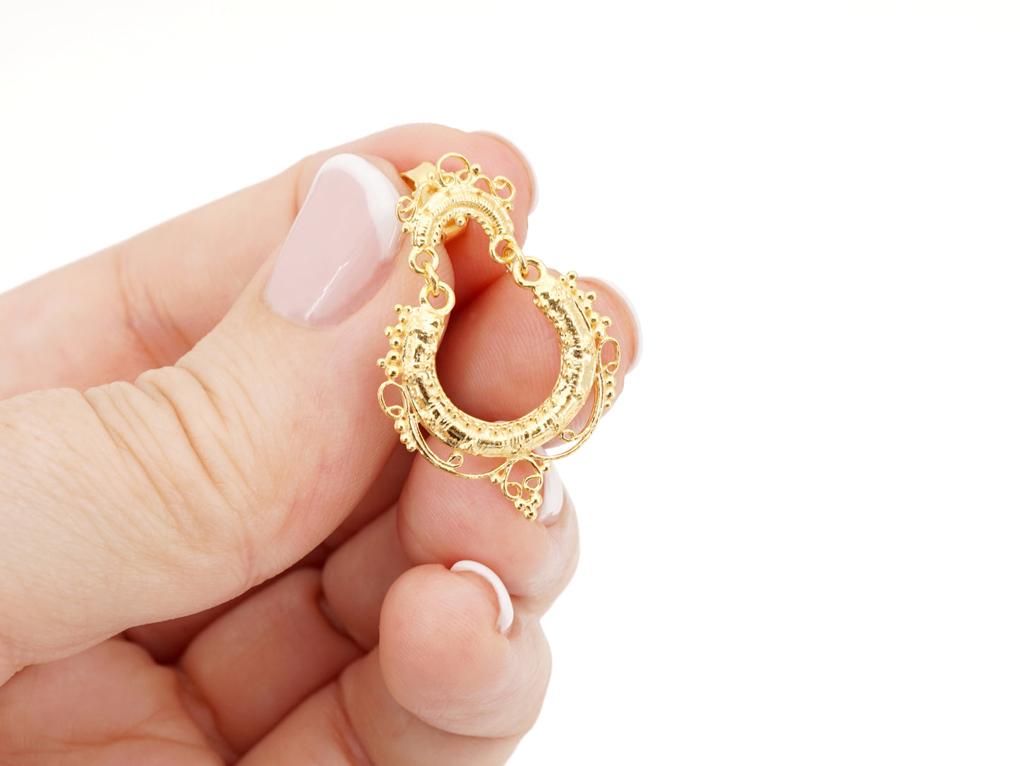 Brincos Arrecadas Redondas Pequenas, Filigrana Portuguesa, Prata de Lei 925 Dourada - Pormenor na Mão