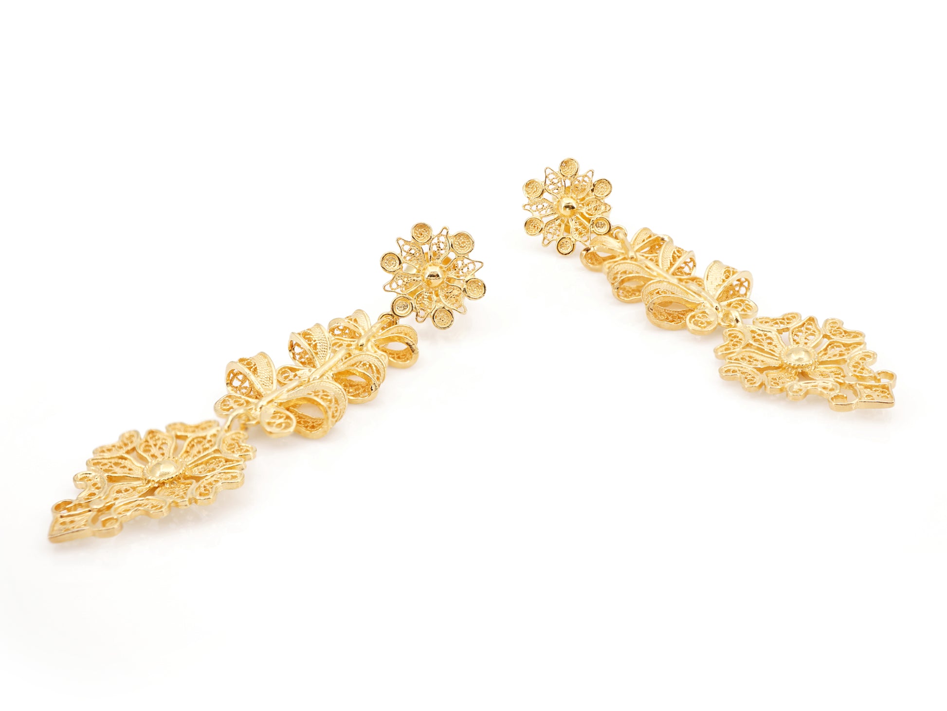 Brincos Compridos Laços Articulados, Filigrana Portuguesa, Prata de Lei 925 Dourada - Perspectiva, Vista de Frente