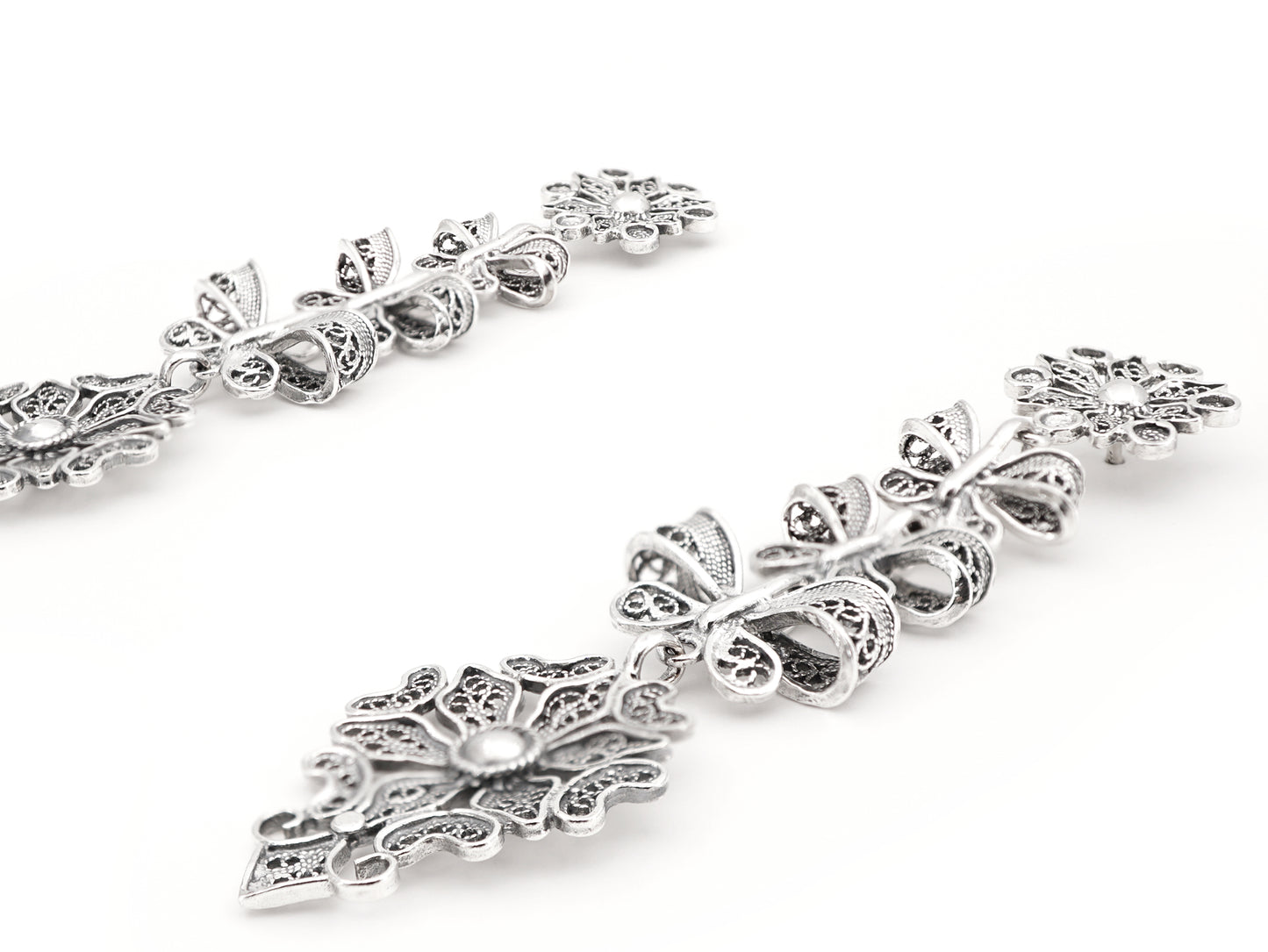 Brincos Compridos Laços Articulados, Filigrana Portuguesa, Prata de Lei 925 - Perspectiva, Vista de Frente