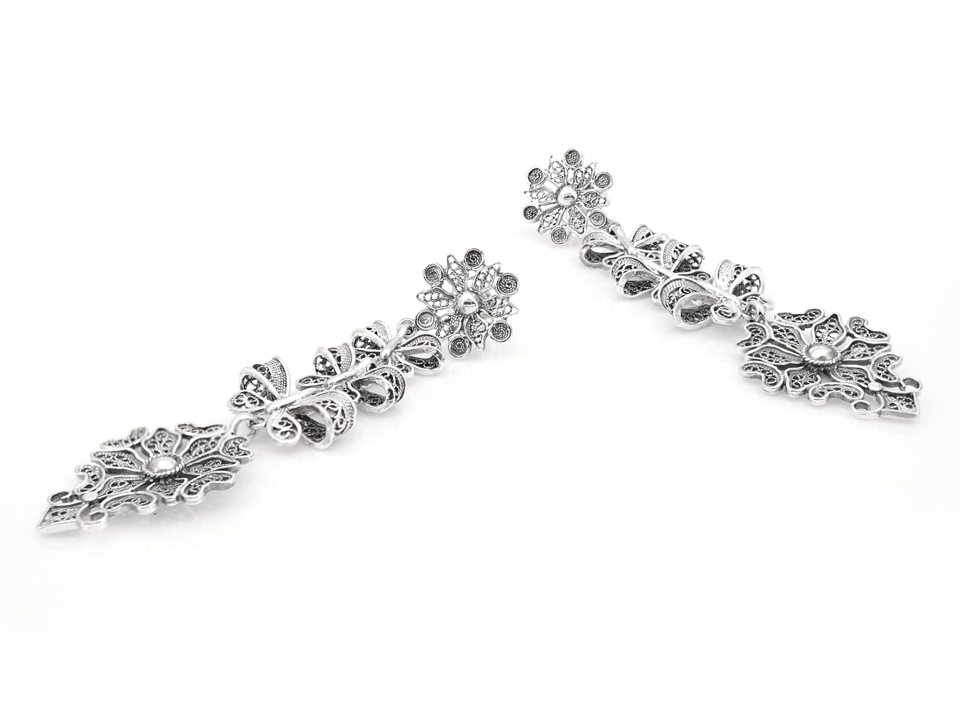 Brincos Compridos Laços Articulados, Filigrana Portuguesa, Prata de Lei 925 - Perspectiva, Vista de Frente