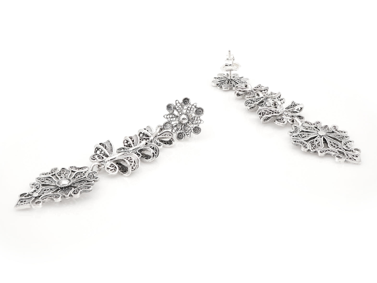 Brincos Compridos Laços Articulados, Filigrana Portuguesa, Prata de Lei 925 - Perspectiva, Vista de Frente e Vista de Trás