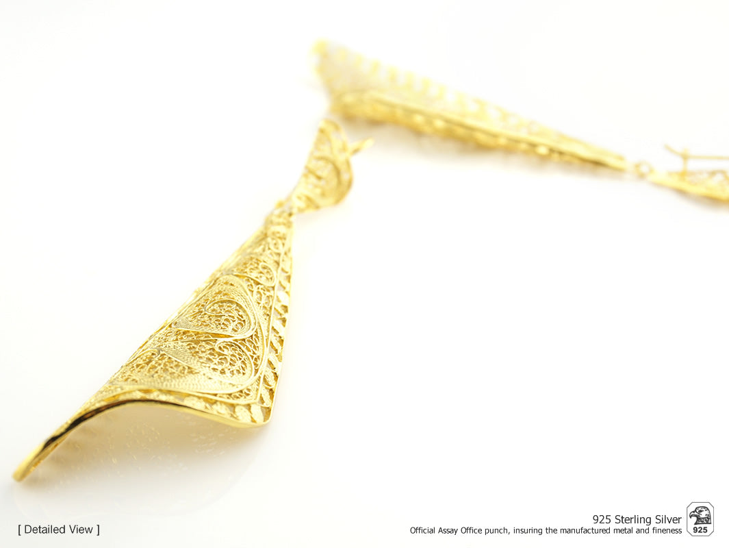 Brincos Triângulos Curvos grandes, Filigrana Portuguesa, Prata de Lei 925 Dourada - Pormenor