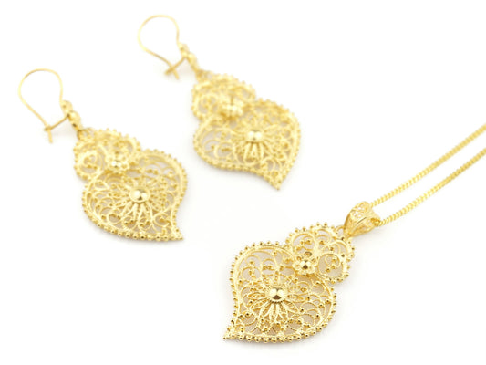 Conjunto Brincos e Colar Coração Fidalga, Filigrana Portuguesa, Prata de Lei 925 Dourada