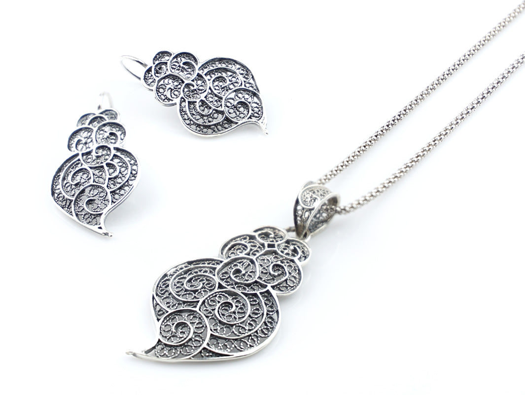 Conjunto Brincos e Colar Coração Espirais, Filigrana Portuguesa, Prata de Lei 925