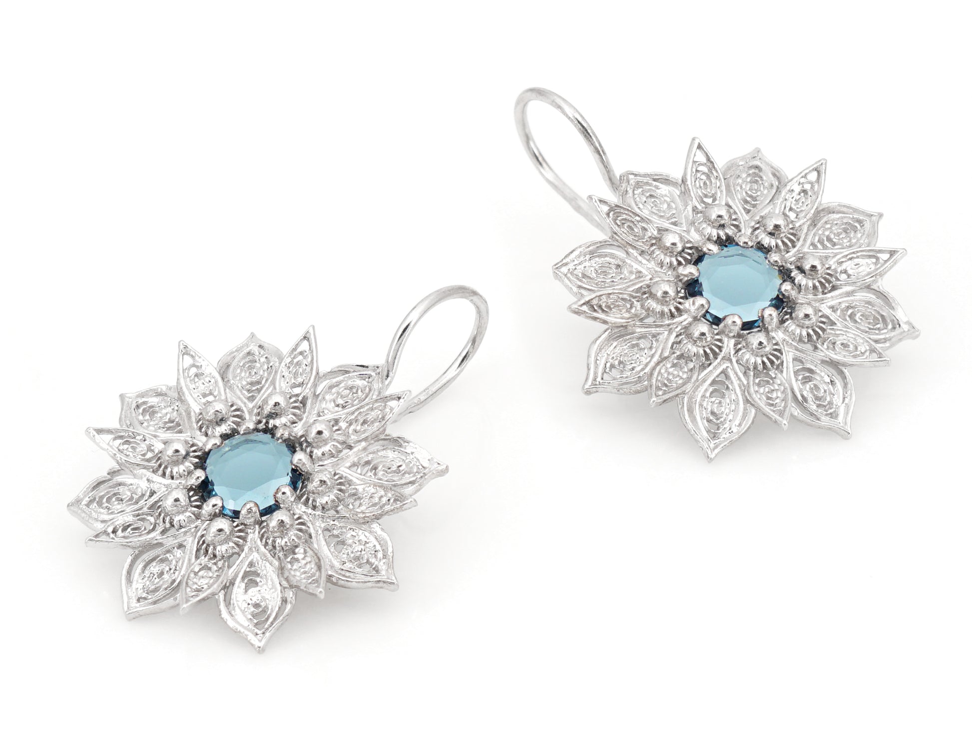 Brincos Flor Rica com Pedra, Filigrana Portuguesa, Prata de Lei 925 - Perspectiva