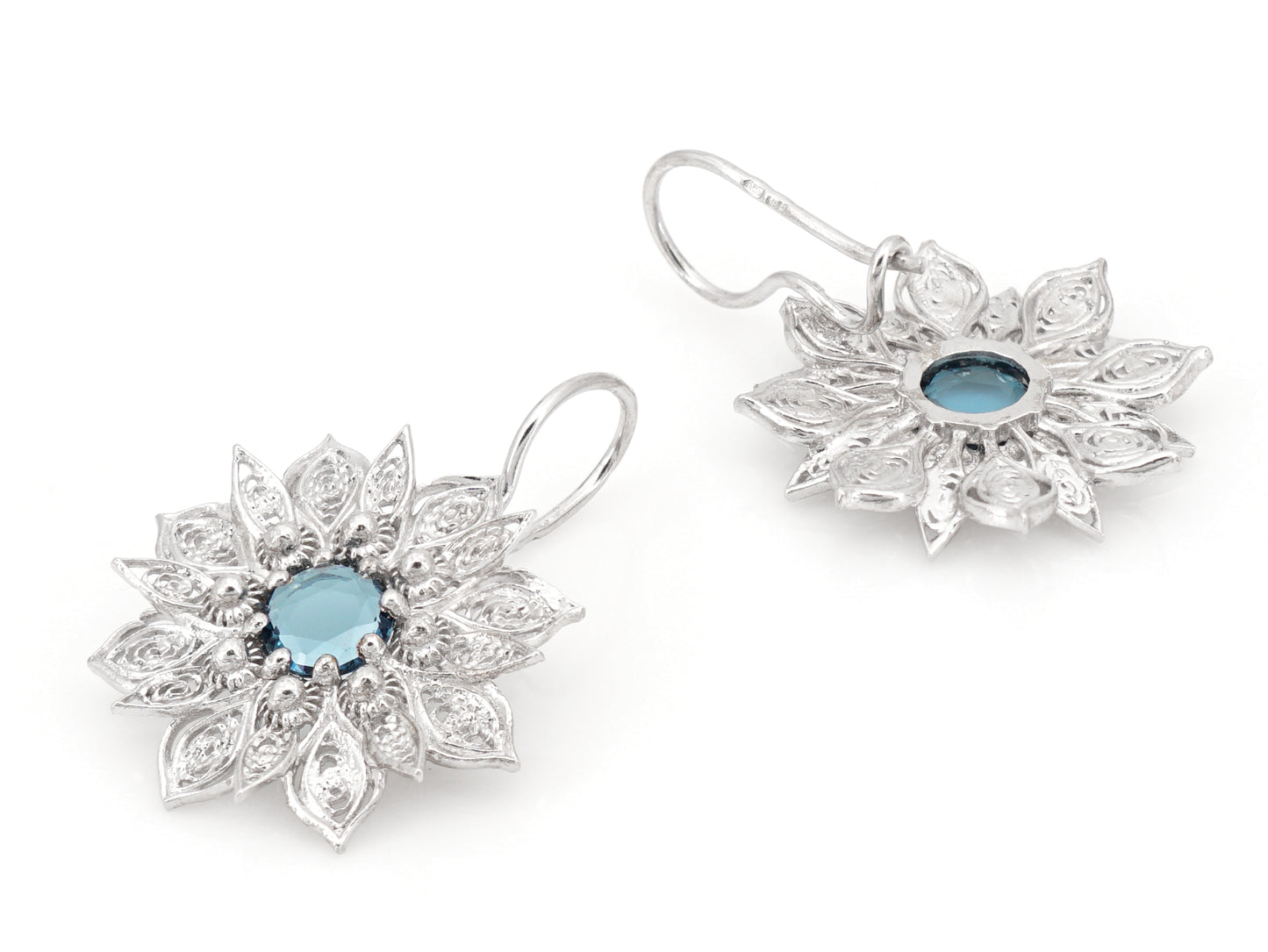 Brincos Flor Rica com Pedra, Filigrana Portuguesa, Prata de Lei 925 - Perspectiva, Vista de Frente e Vista de Trás