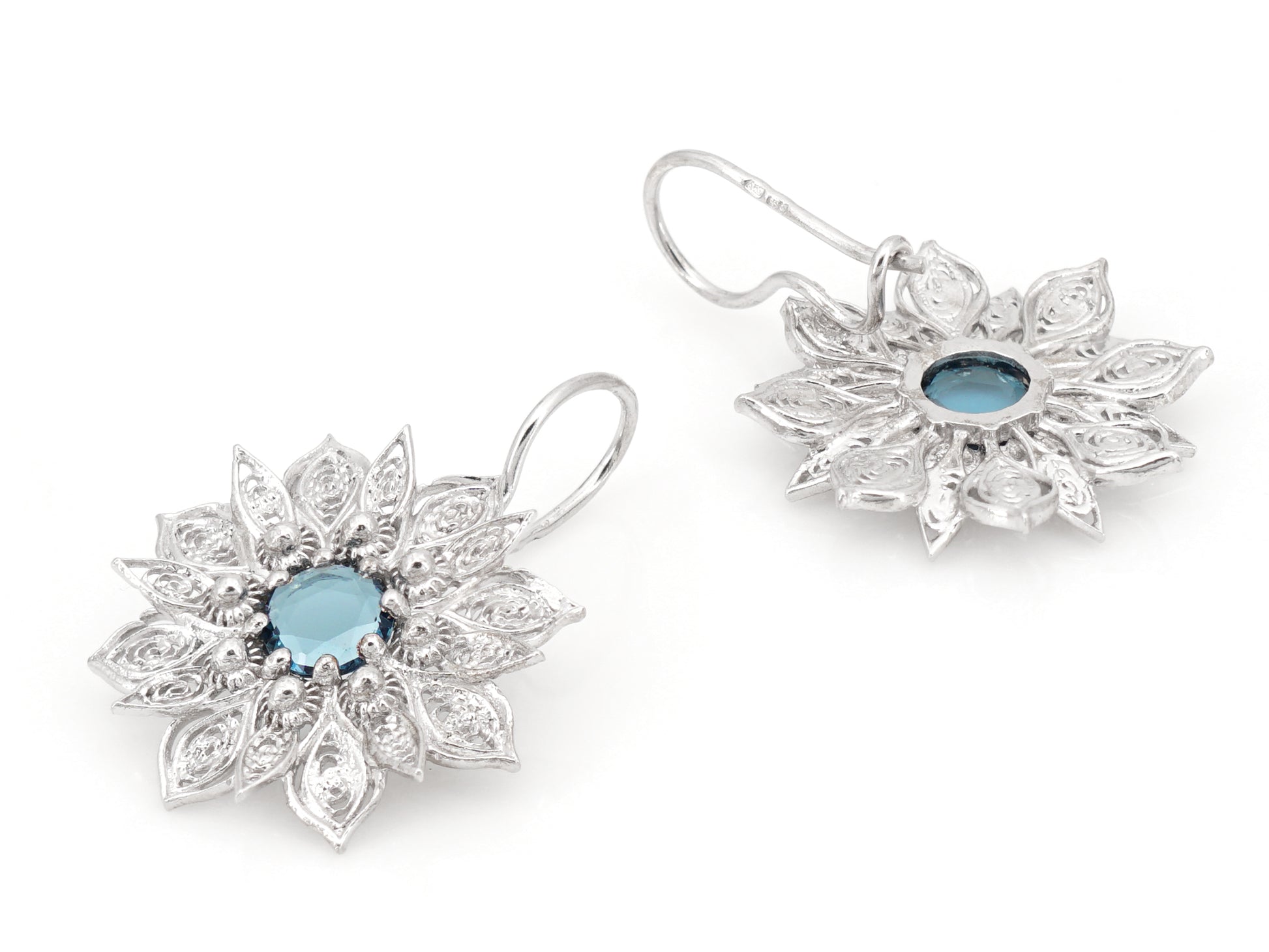 Brincos Flor Rica com Pedra, Filigrana Portuguesa, Prata de Lei 925 - Perspectiva, Vista de Frente e Vista de Trás