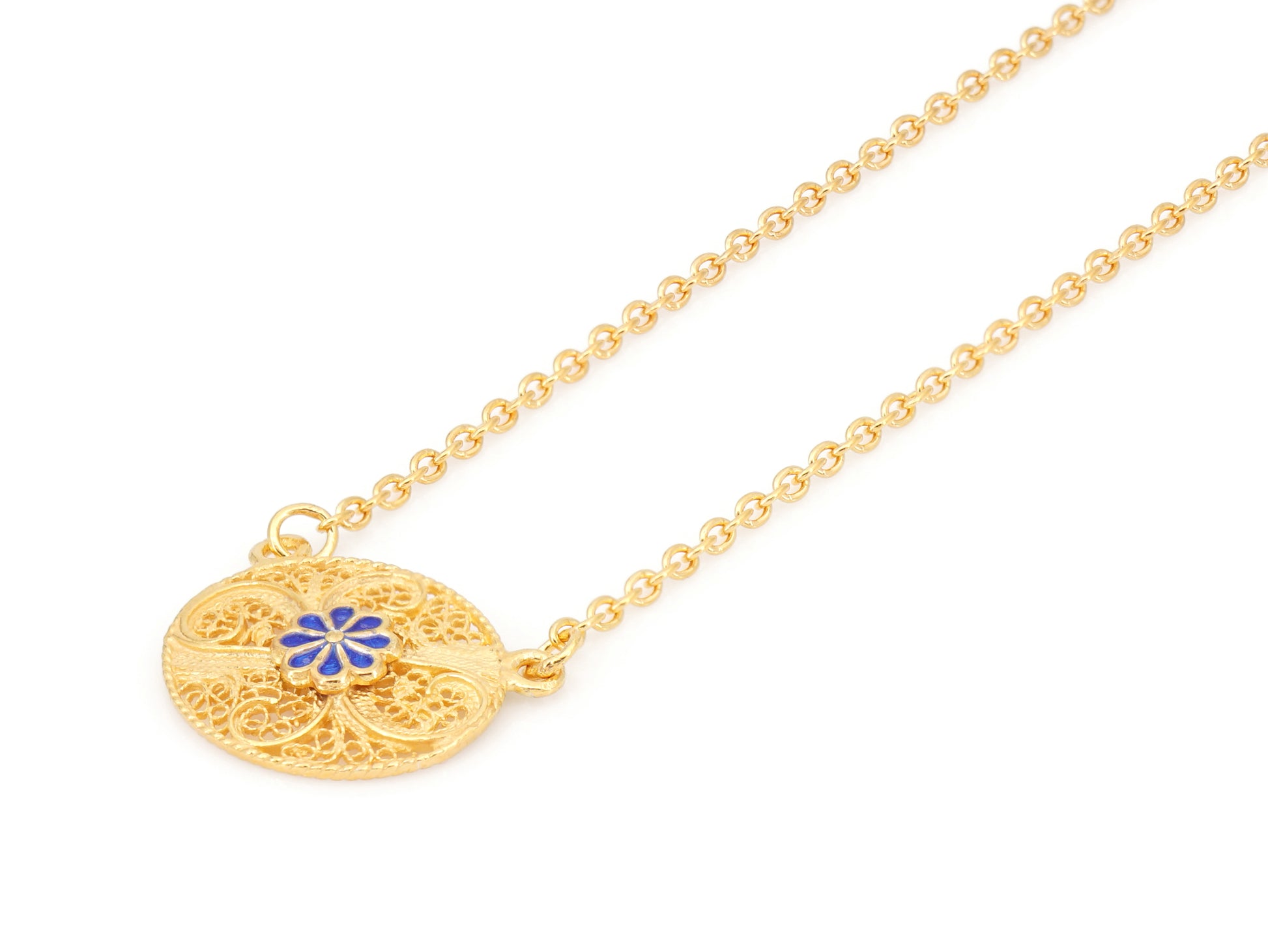 Colar Oval com Flor Esmaltada, Filigrana Portuguesa, Prata de Lei 925 Dourada - Perspectiva
