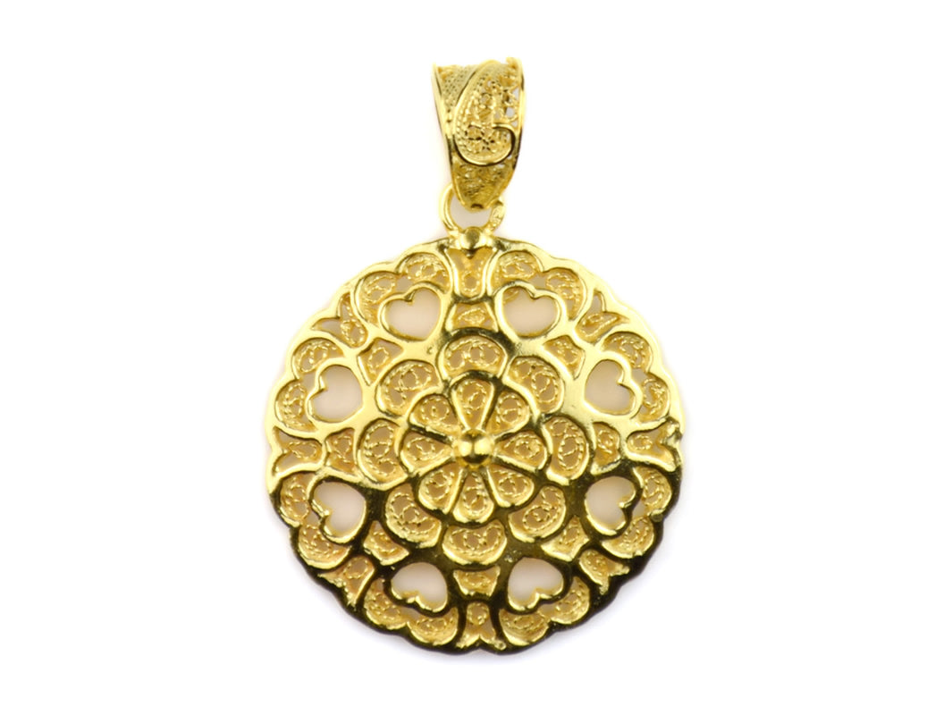 Medalha Redonda com Corações, Filigrana Portuguesa, Prata de Lei 925 Dourada - Vista de Frente