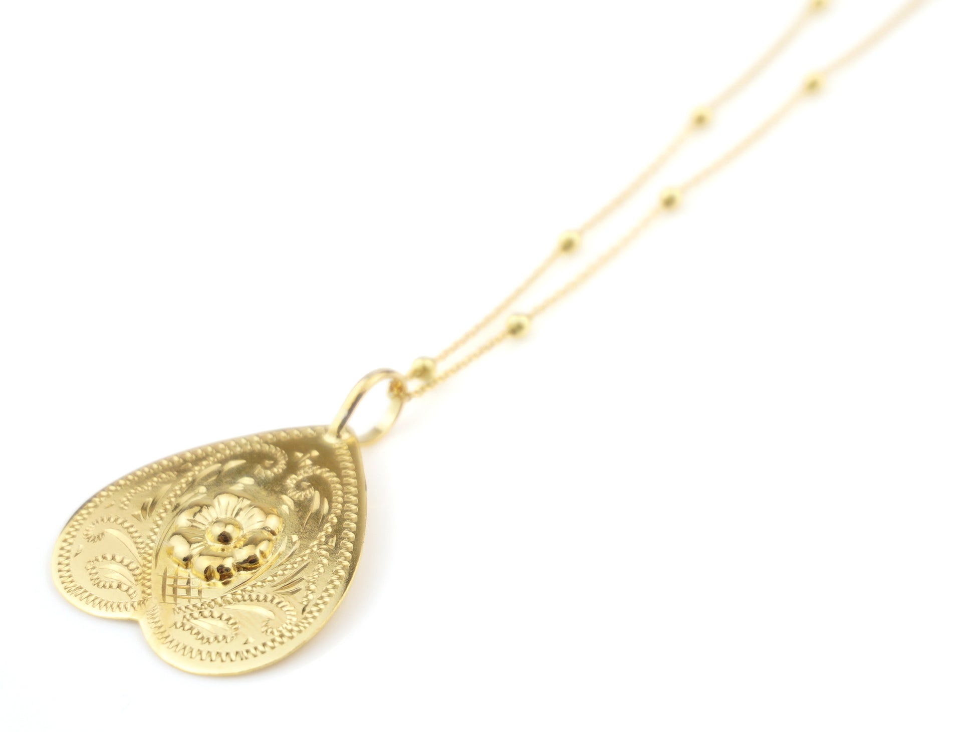 Colar Esferas com Coração Invertido ESTREITO, Prata de Lei 925 Dourada - Perspectiva