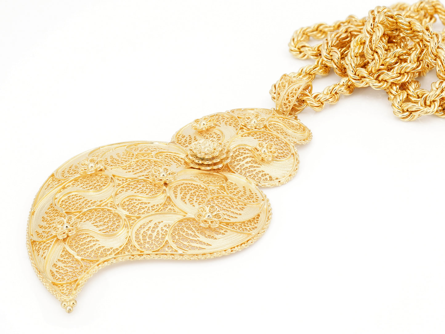 Colar Corda com Coração de Viana Extra Grande, Filigrana Portuguesa, Prata de Lei 925 Dourada - Perspectiva