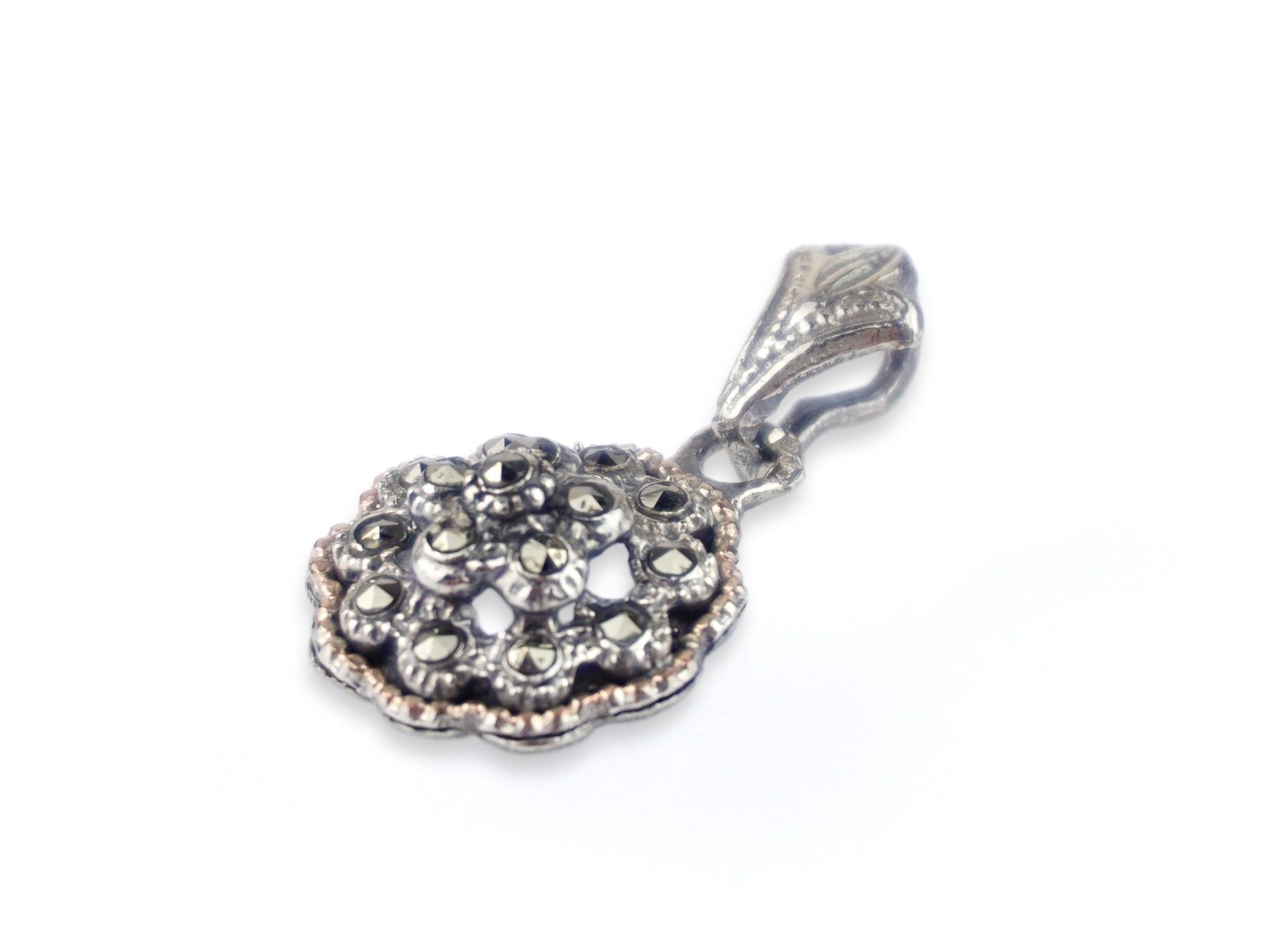 Medalha Marcassites Pinha média, Prata de Lei 925 - Perspectiva