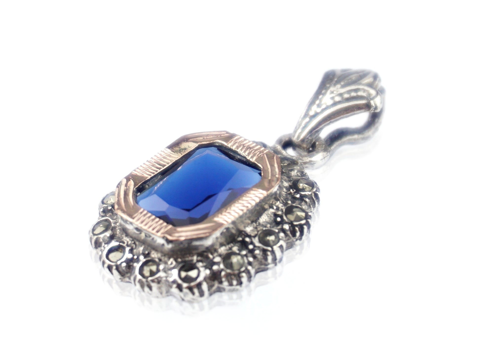 Medalha Marcassites Rectangular com Pedra Azul, Prata de Lei 925 e Ouro 9k - Perspectiva