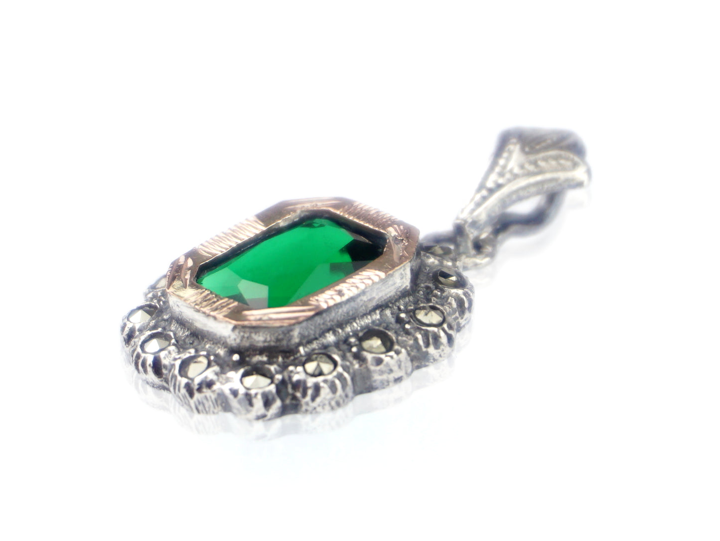 Medalha Marcassites Rectangular com Pedra Verde, Prata de Lei 925 e Ouro 9k - Perspectiva