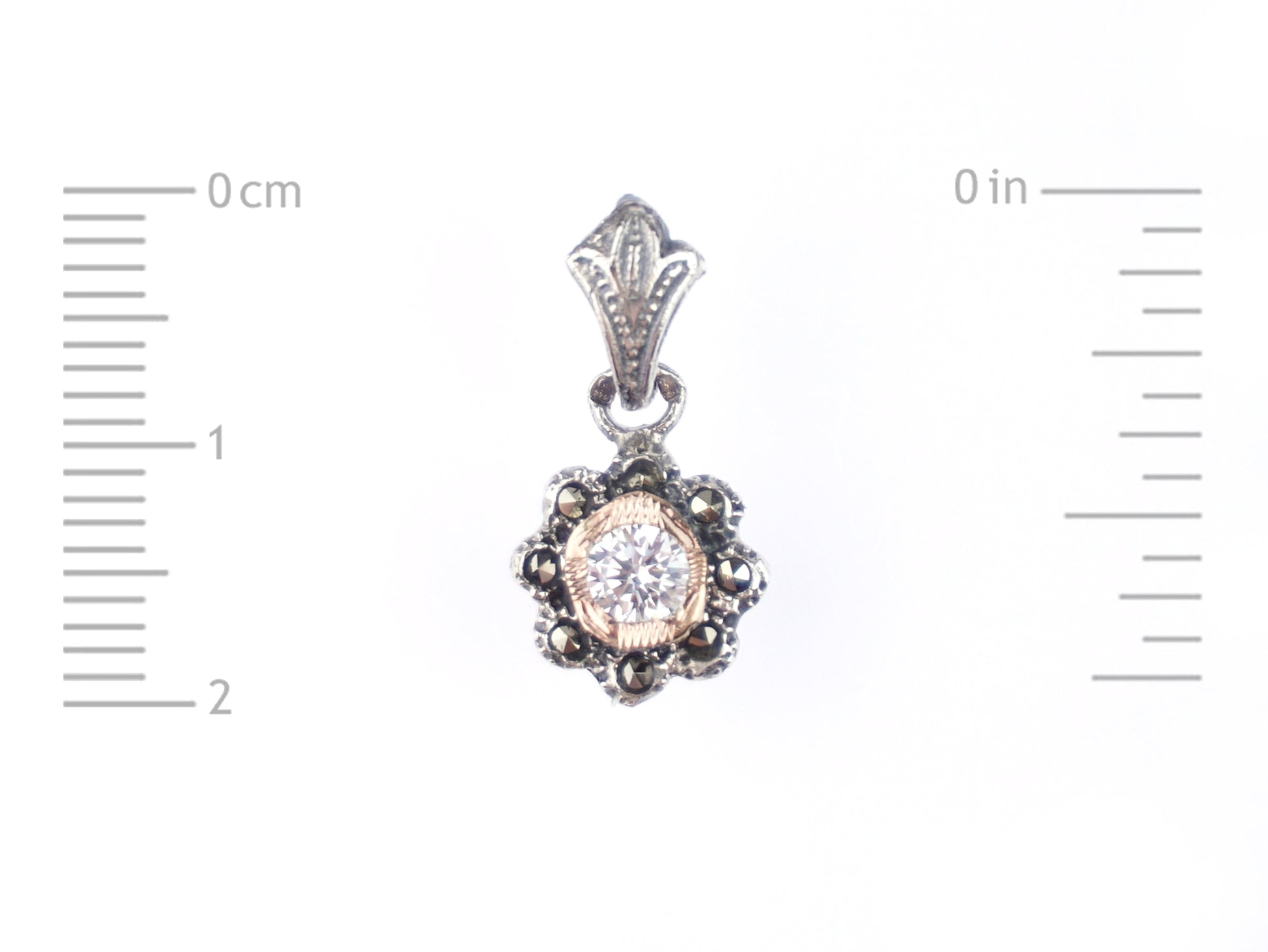 Medalha Redonda Marcassites e Pedra Clara, Prata de Lei 925 e Ouro 9k - Medidas