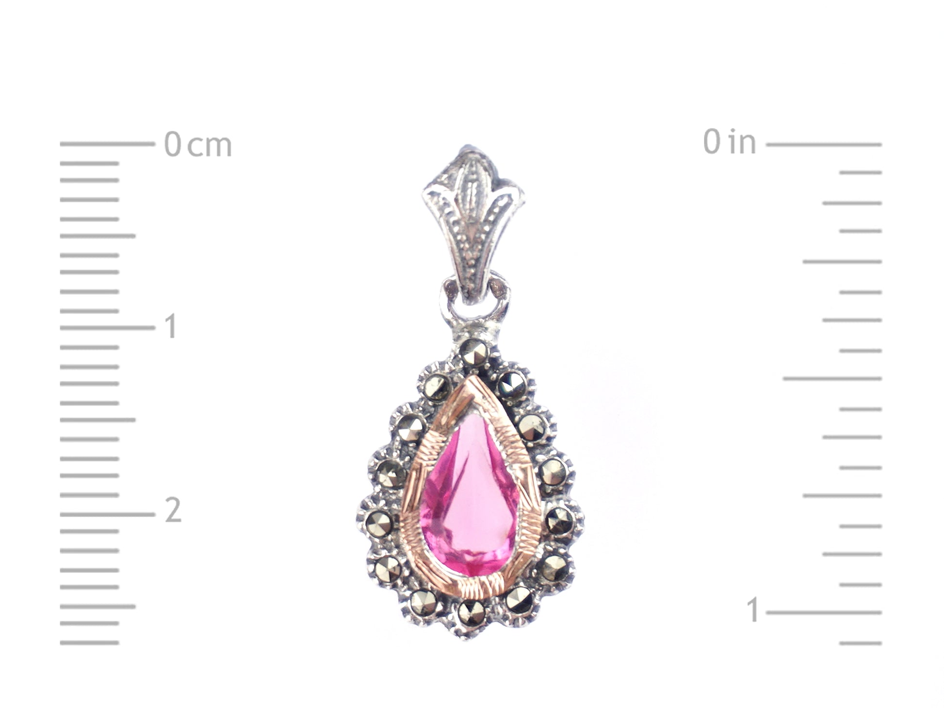 Medalha Marcassites Lágrima com Pedra Rosa, Prata de Lei 925 e Ouro 9k - Medidas