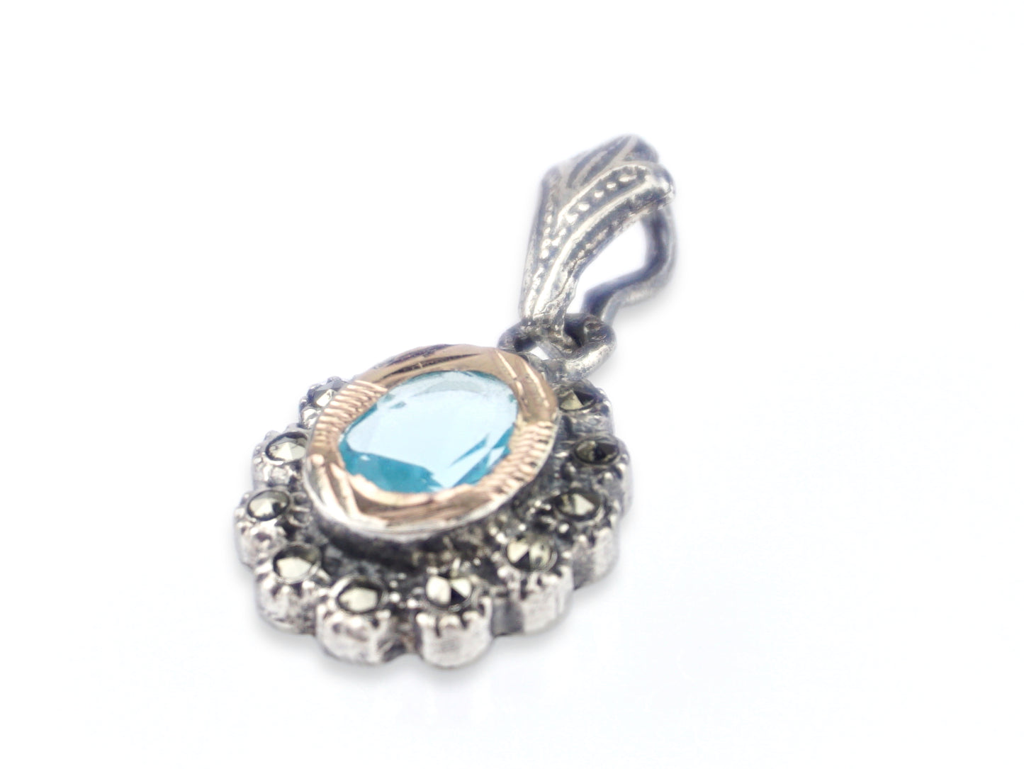 Medalha Oval Marcassites e Pedra Azul-Água, Prata de Lei 925 e Ouro 9k - Perspectiva