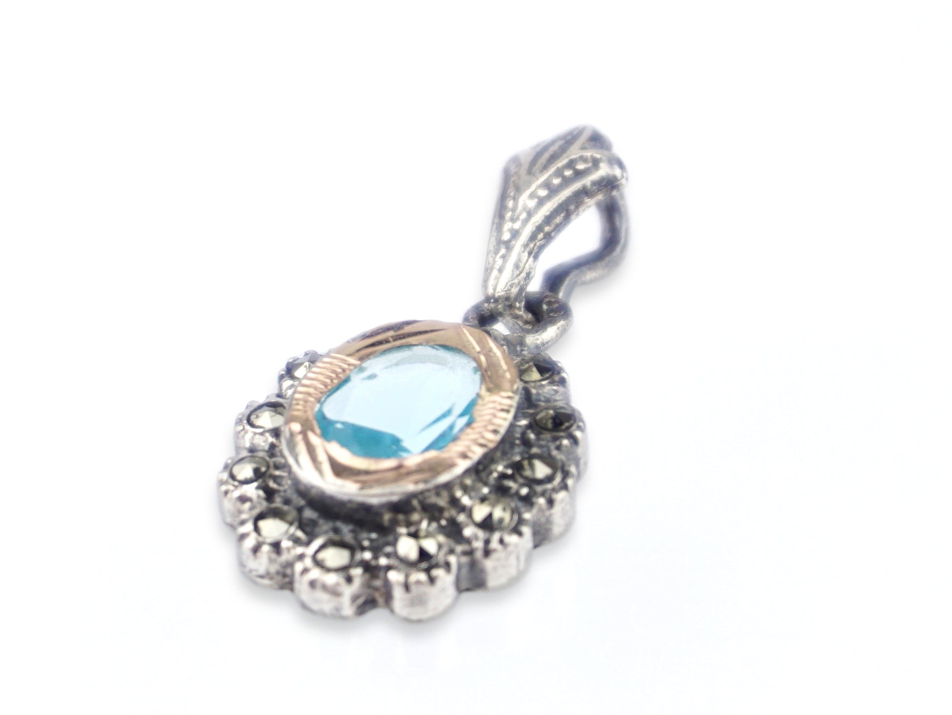 Medalha Oval Marcassites e Pedra Azul-Água, Prata de Lei 925 e Ouro 9k - Perspectiva