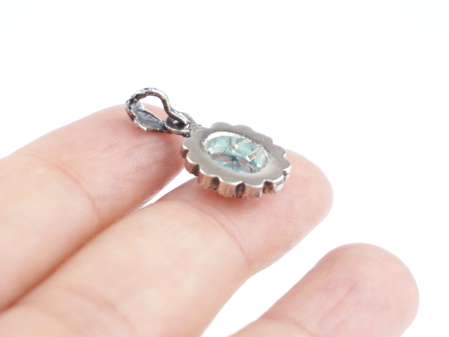 Medalha Oval Marcassites e Pedra Azul-Água, Prata de Lei 925 e Ouro 9k - Vista de Trás