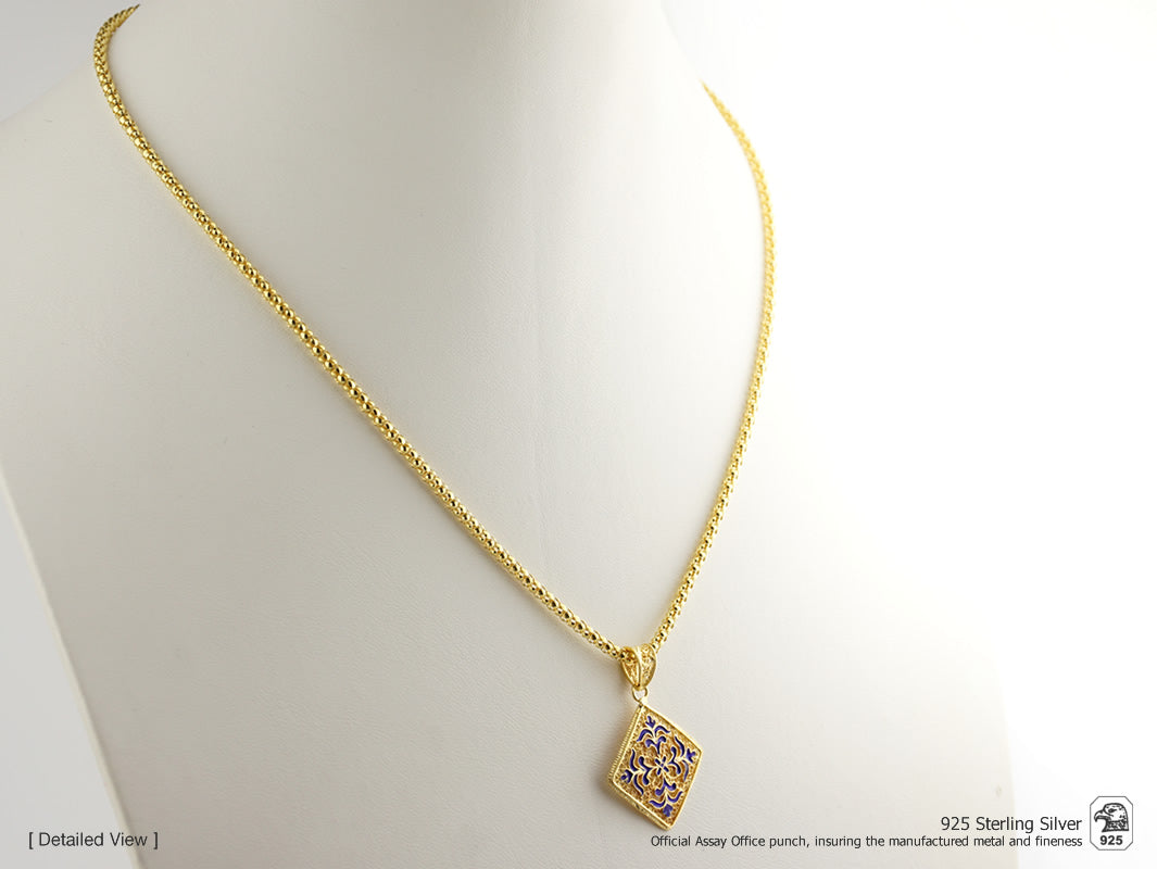 Colar Granitos com Medalha Azulejo com Esmalte, Filigrana Portuguesa, Prata de Lei 925 Dourada - Colar em exposição
