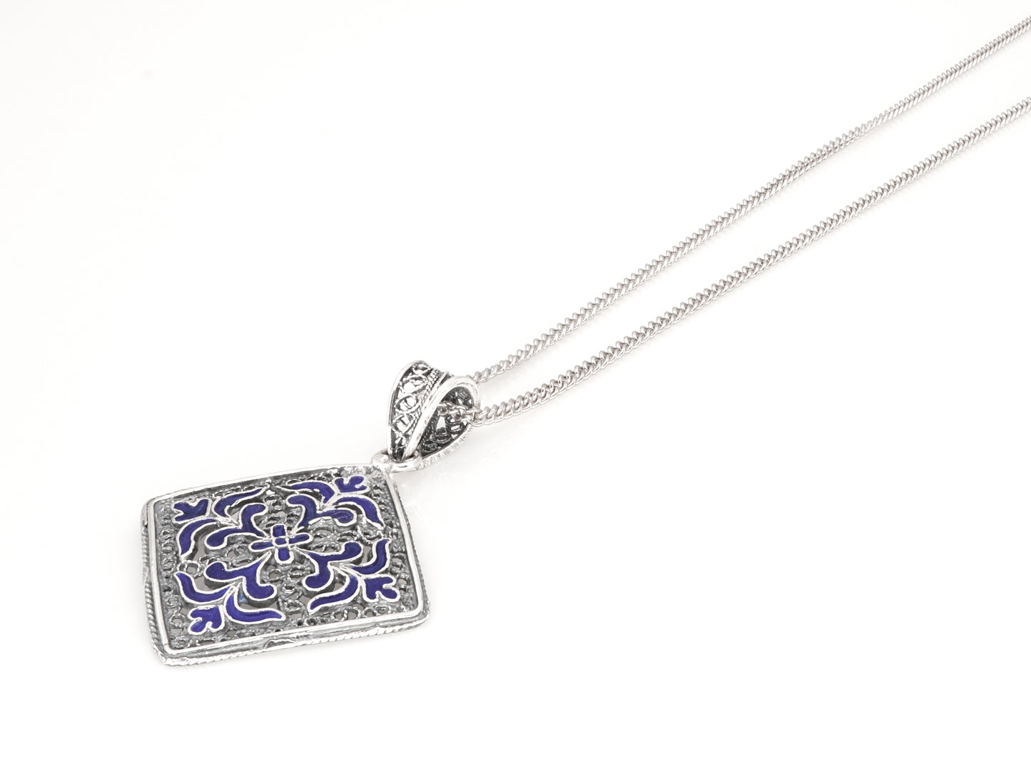 Colar com Medalha Azulejo com Esmalte, Filigrana Portuguesa, Prata de Lei 925 - Perspectiva